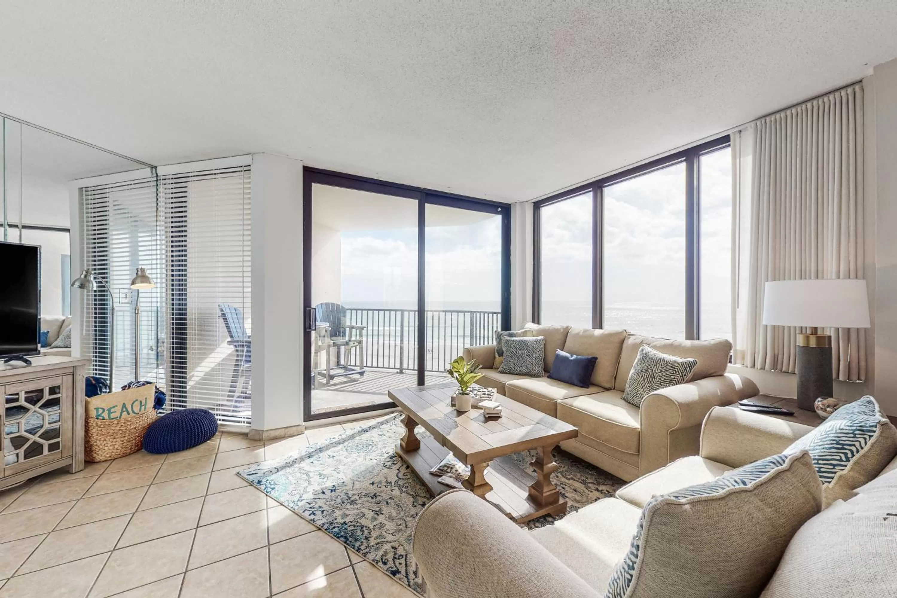 Apartment with Balcony in Sunbird