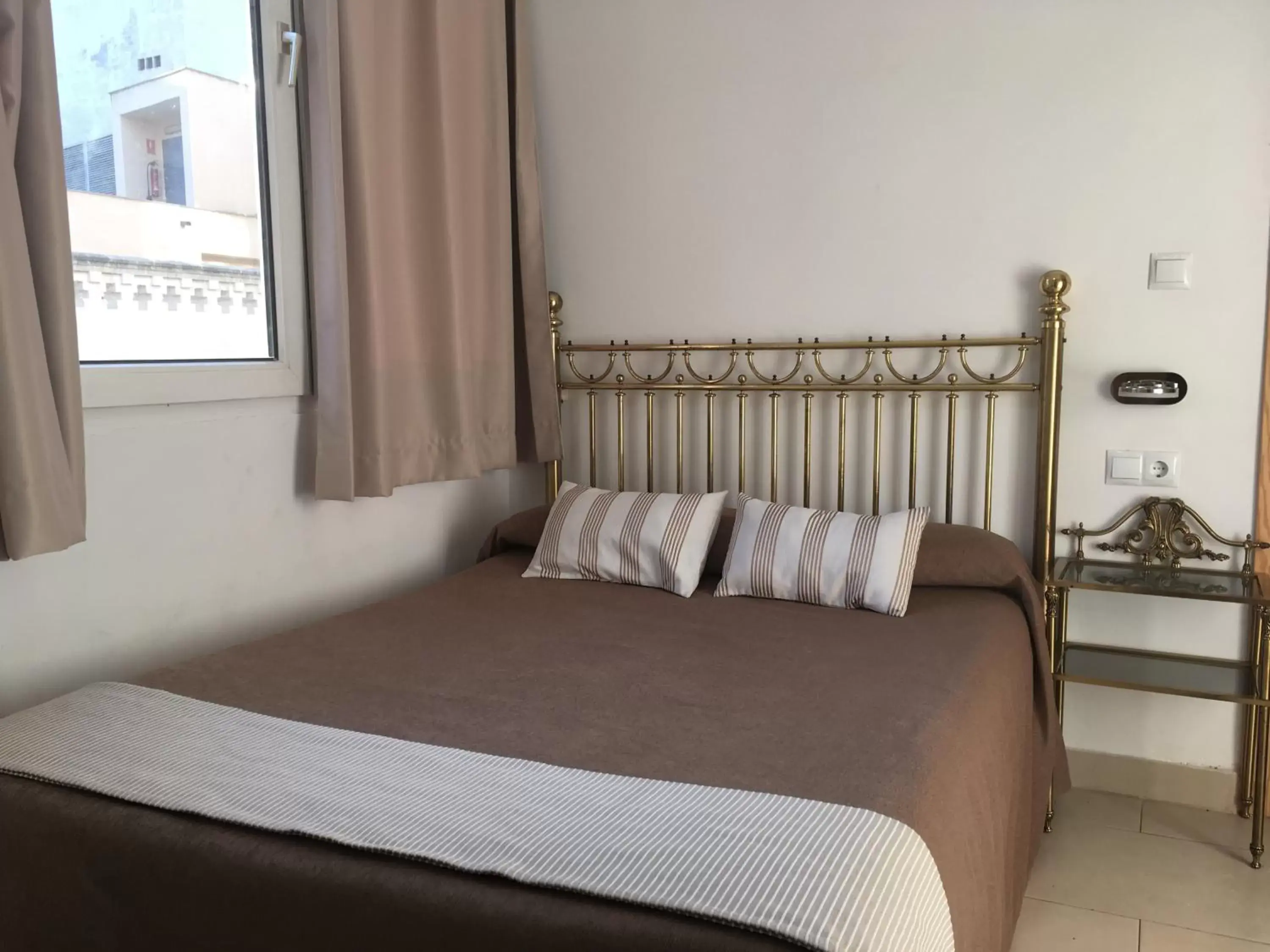 Bedroom, Bed in Hotel Maritimo