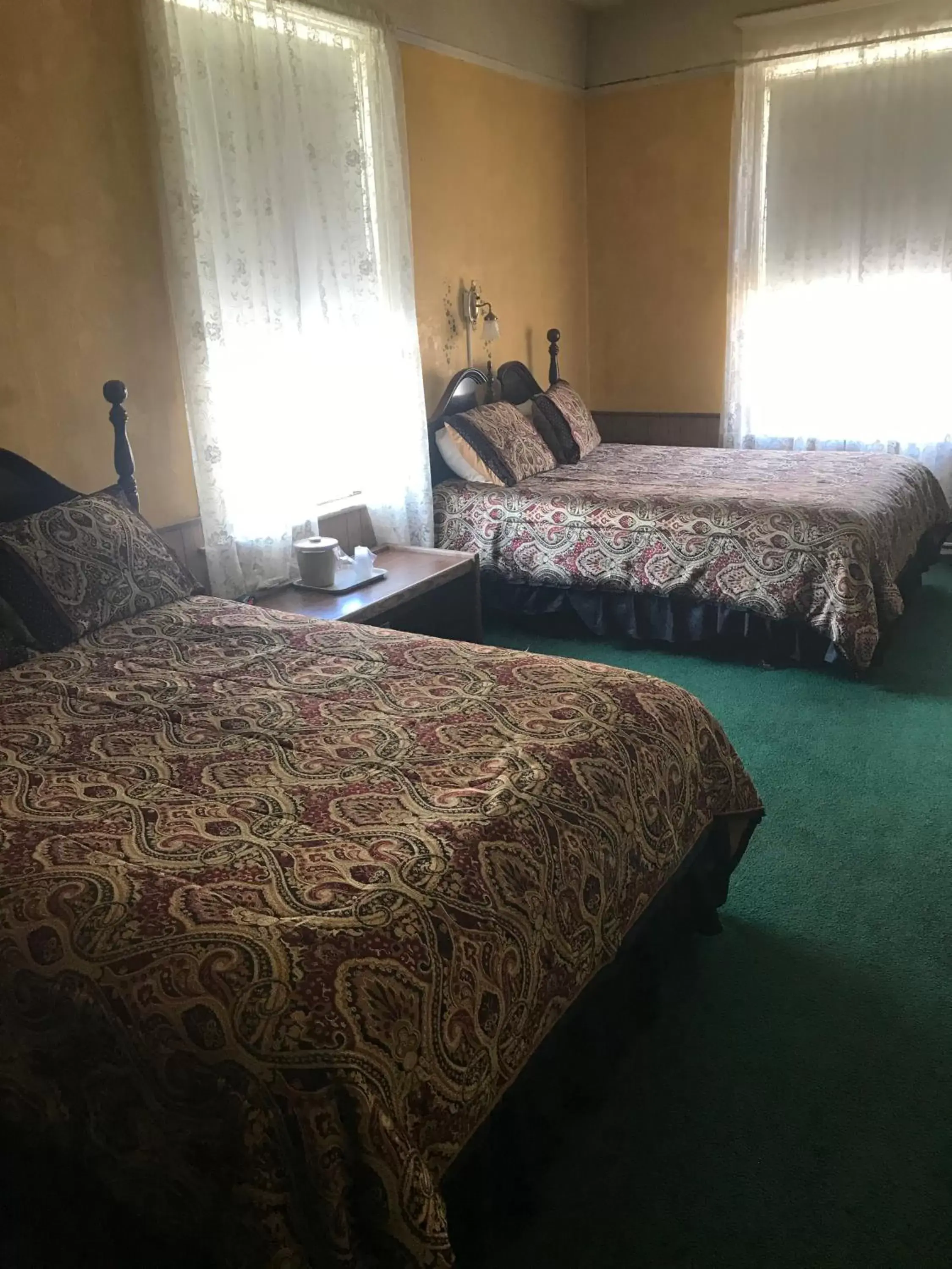 Bed in Historic Franklin Hotel