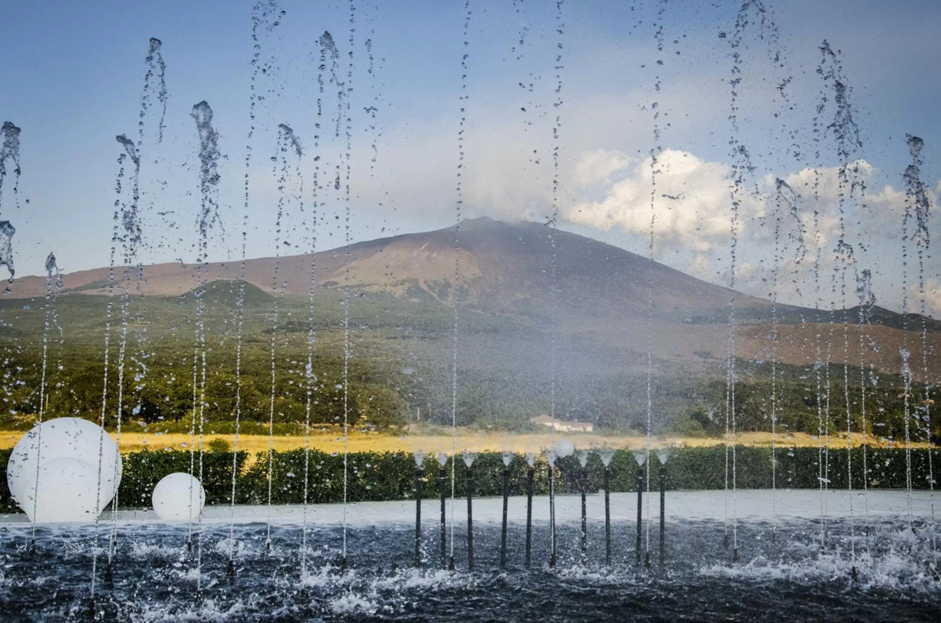 Nearby landmark, Mountain View in La Fucina di Vulcano