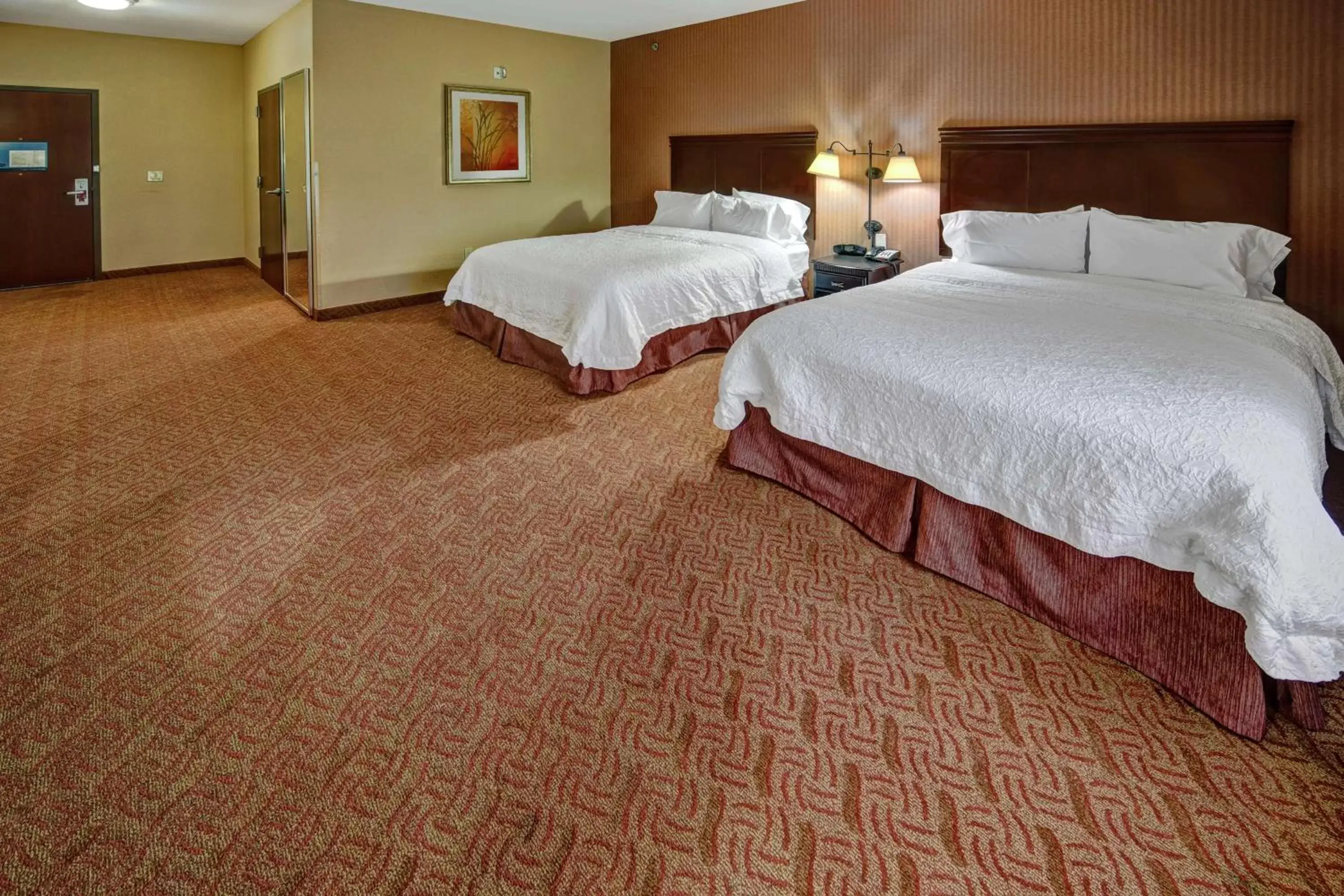 Photo of the whole room, Bed in Hampton Inn & Suites Corsicana