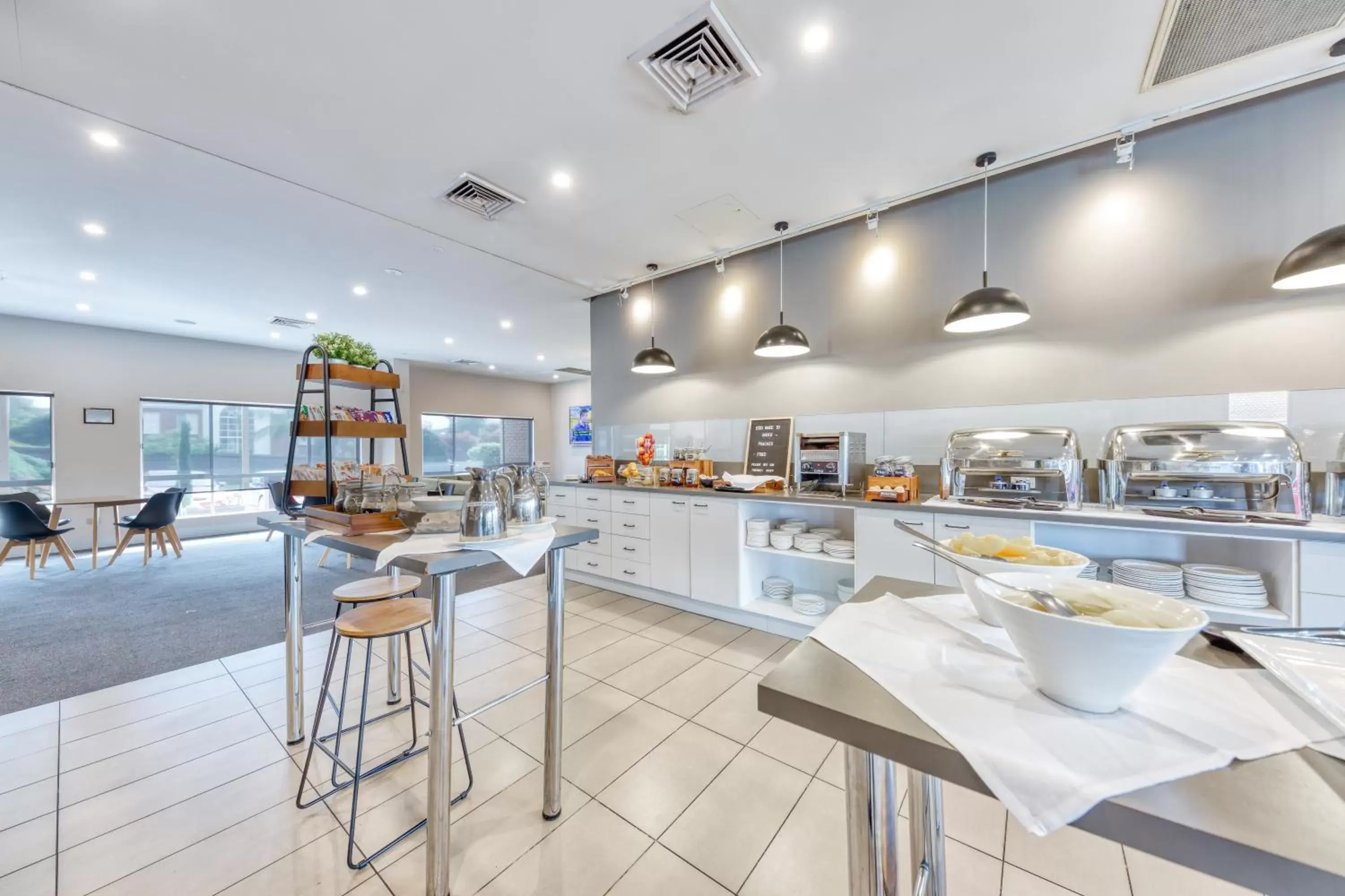 Restaurant/Places to Eat in Best Western Melbourne Airport