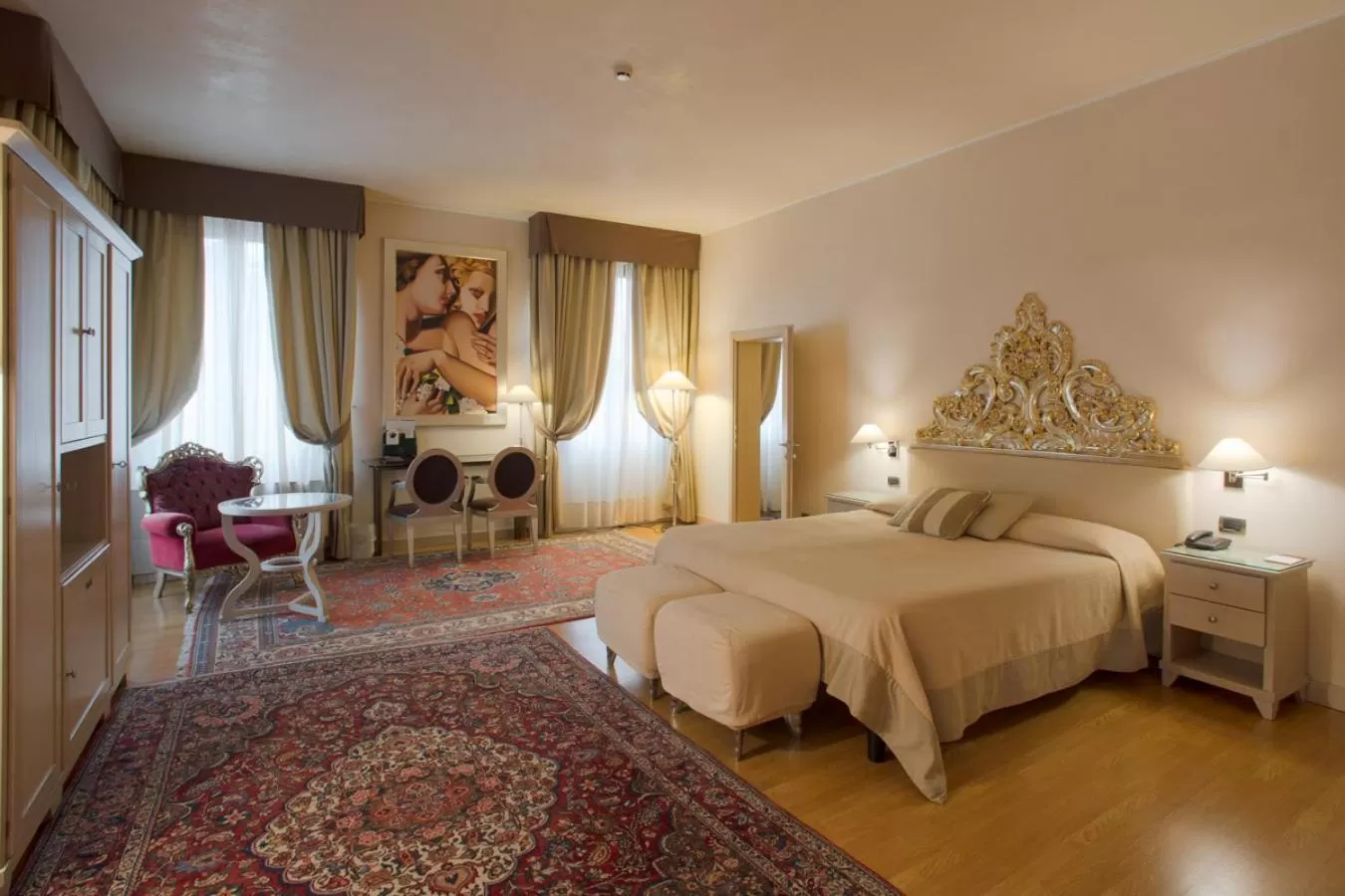 Bed in Hotel Liassidi Palace