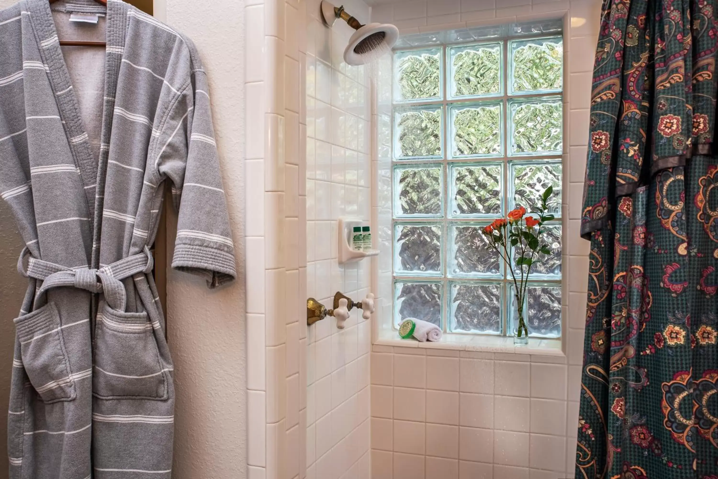 Shower, Bathroom in Woodrow House Bed & Breakfast