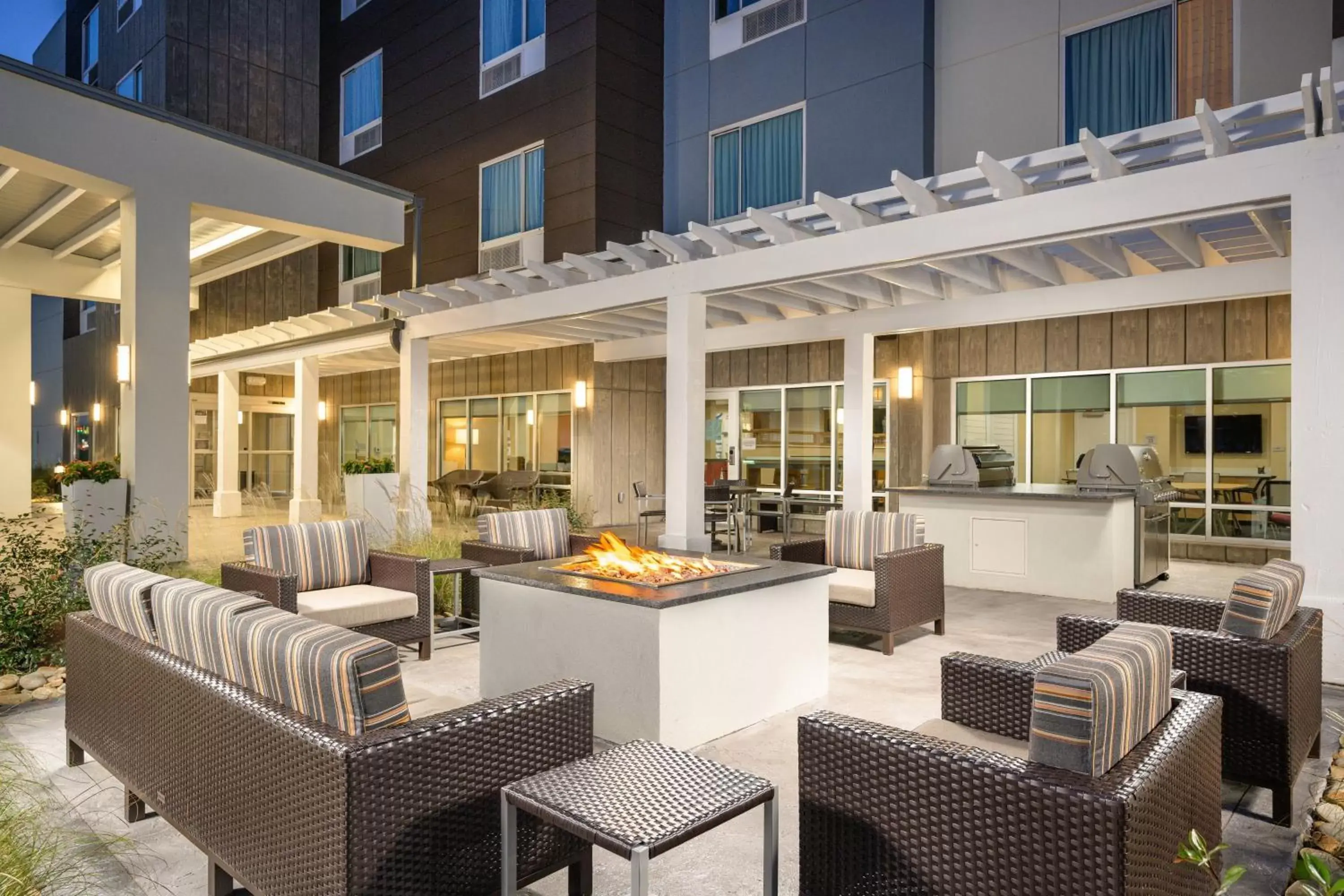 Property building, Restaurant/Places to Eat in TownePlace Suites by Marriott Tuscaloosa