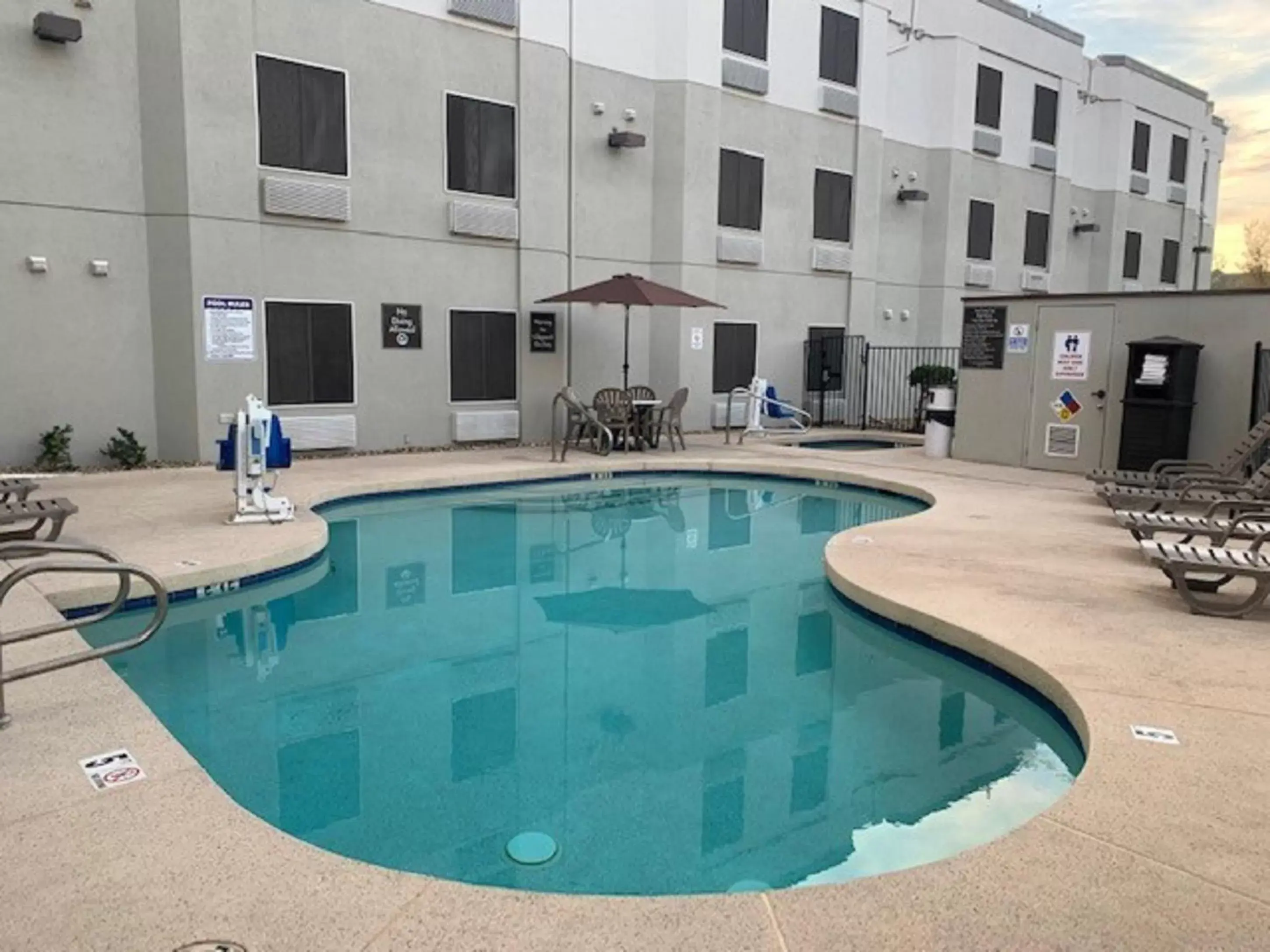 Property building, Swimming Pool in Surestay Plus Hotel by Best Western Superstition Springs