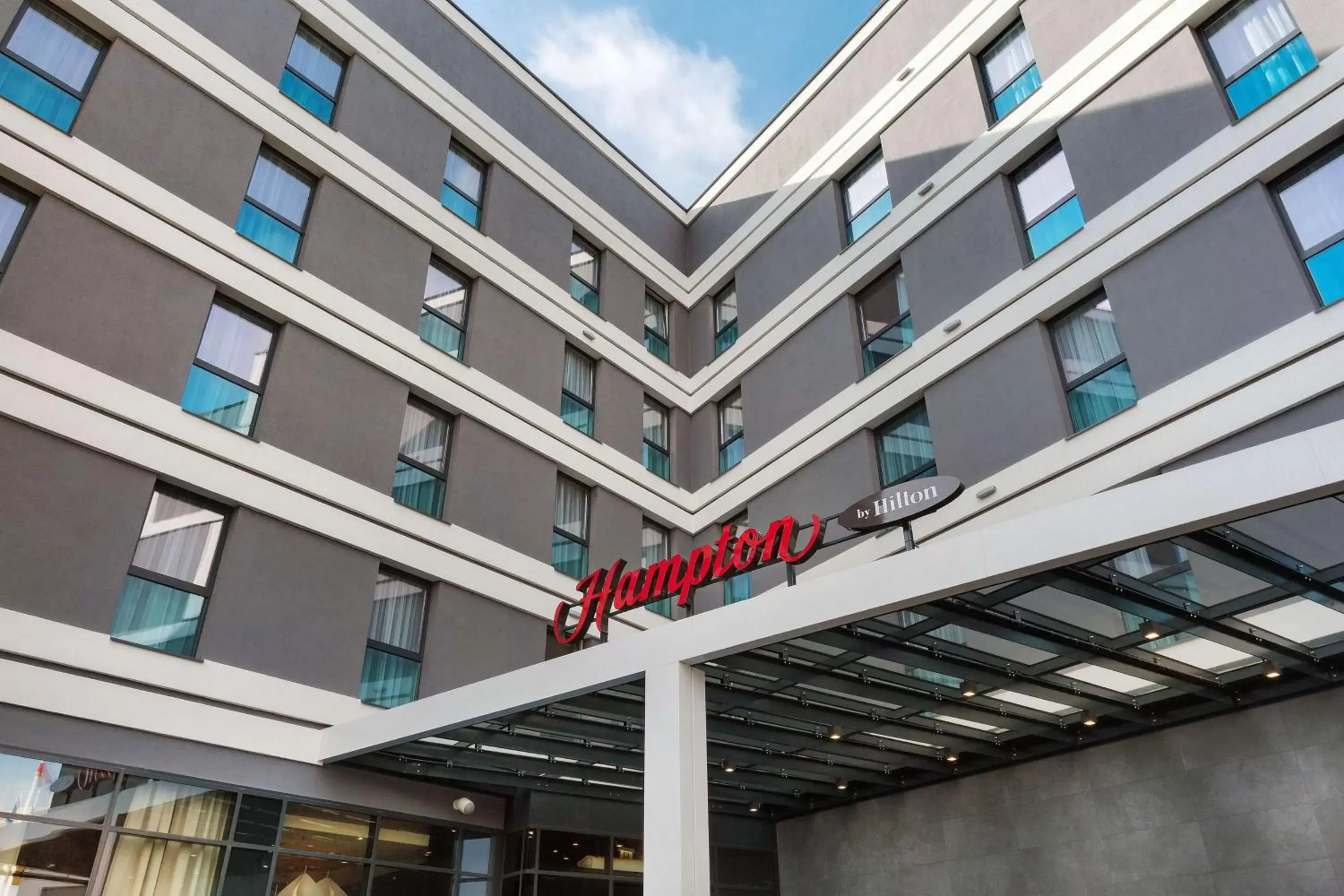 Property building in Hampton By Hilton Lublin Property building in Hampton By Hilton Lublin