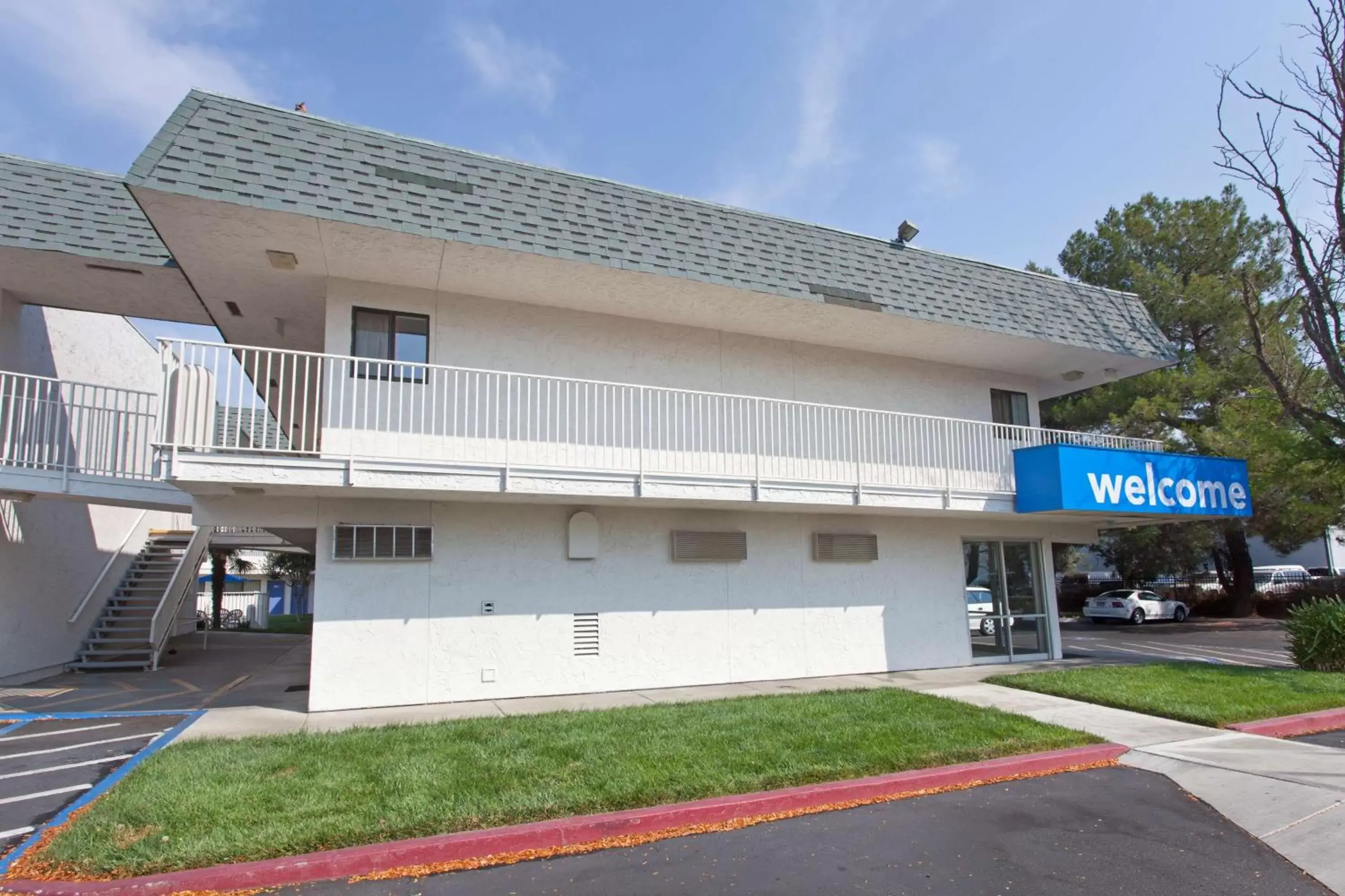 Property building, Garden in Motel 6 Davis-Near UC Davis