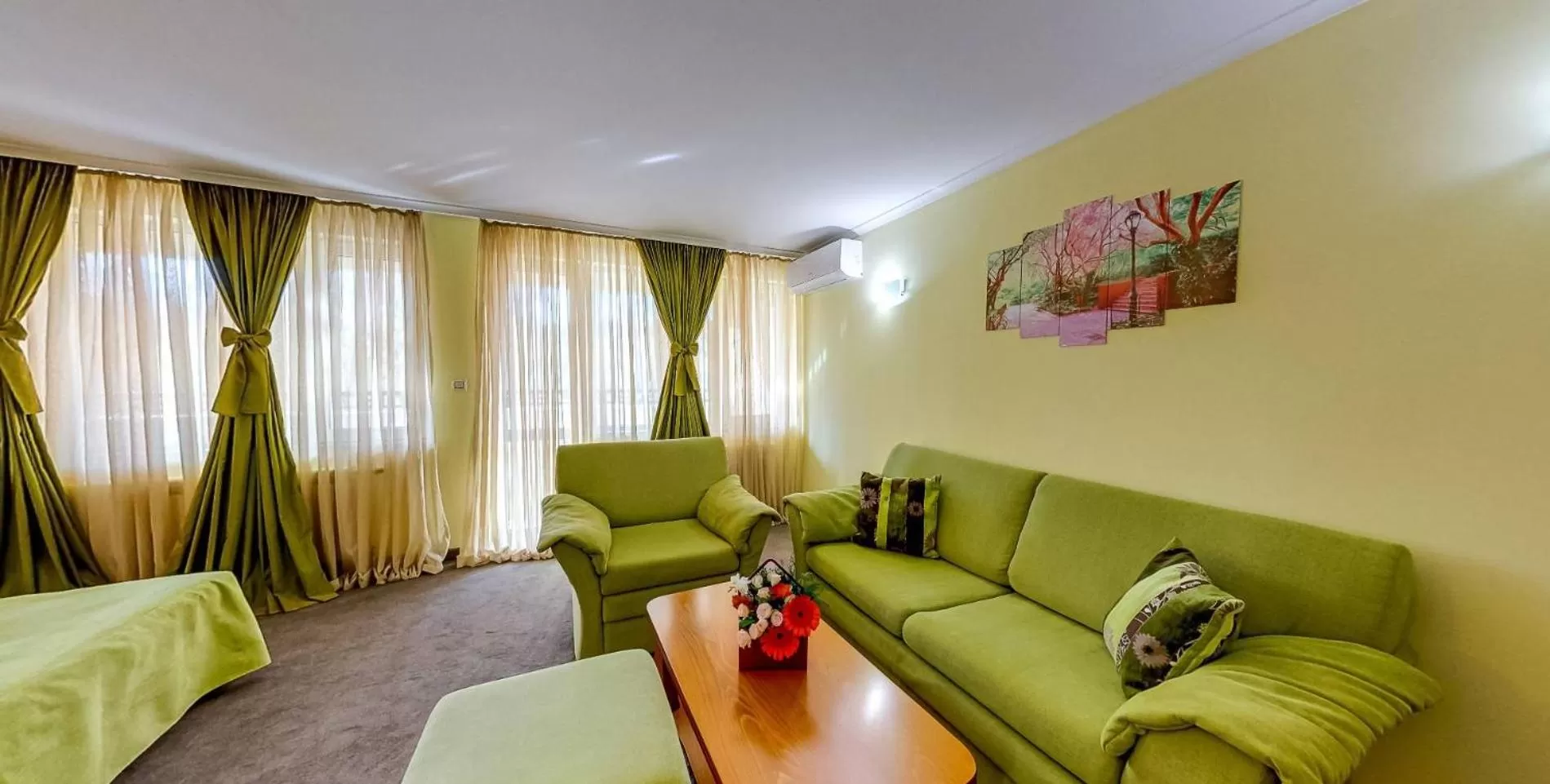 Troyan Plaza Hotel
