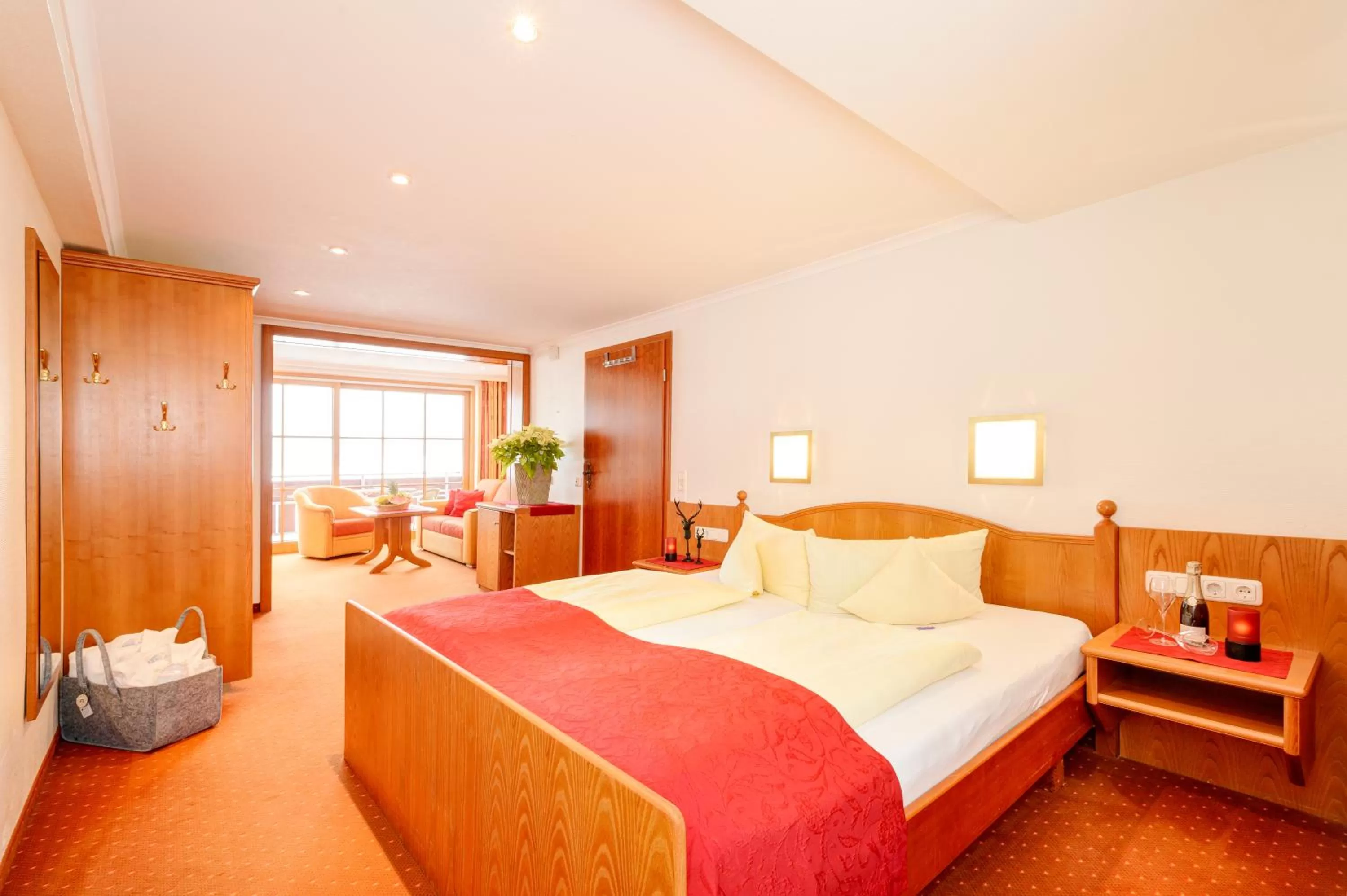 Photo of the whole room, Bed in Familien- und Wellnesshotel "Viktoria"