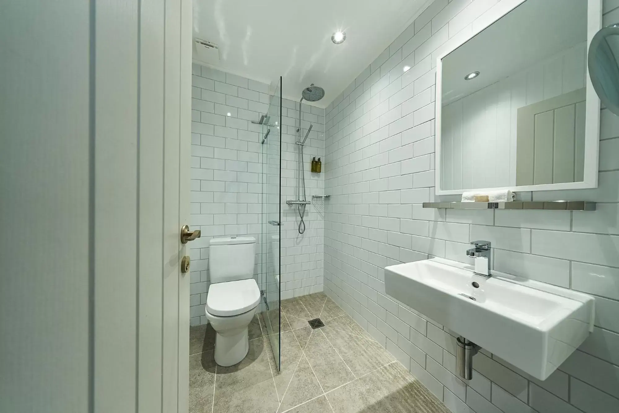 Bathroom in Oban Bay Hotel
