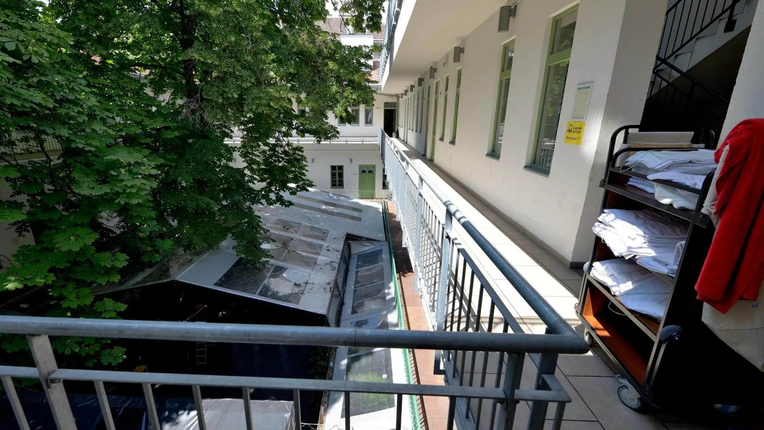 Property building, Balcony/Terrace in The Hive Party Hostel Budapest