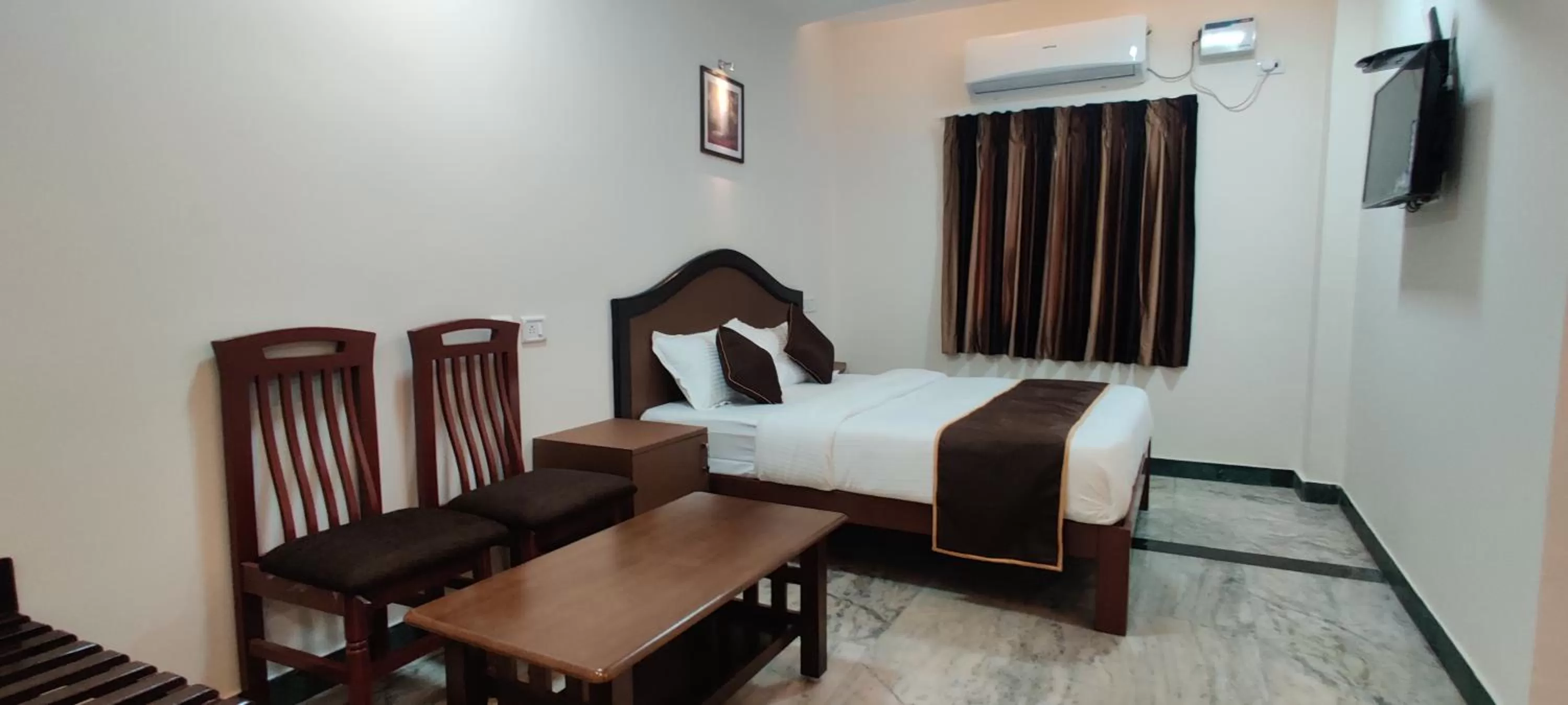 Bed in Rmc travellers inn