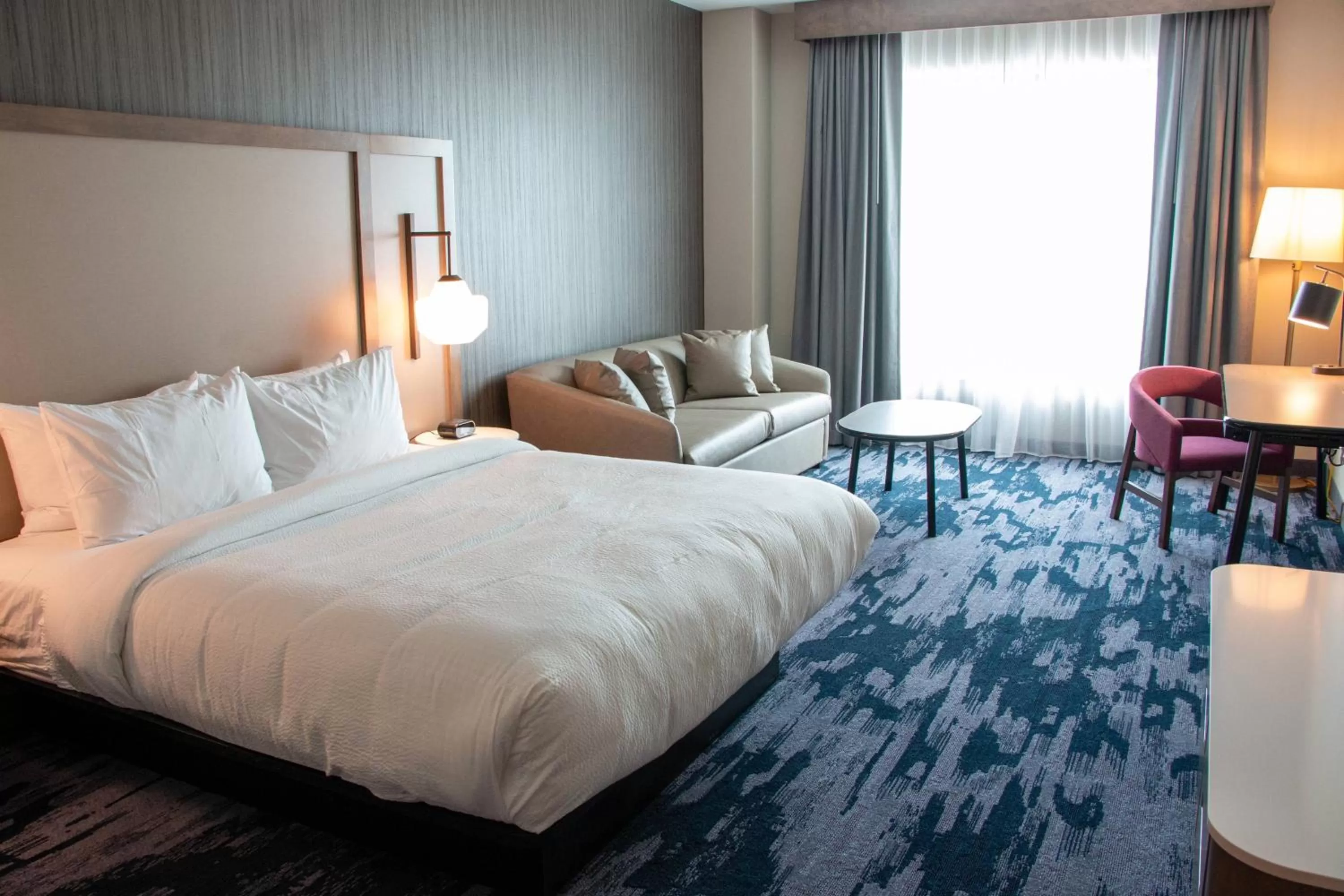 Photo of the whole room, Bed in Fairfield Inn & Suites by Marriott Davenport Quad Cities