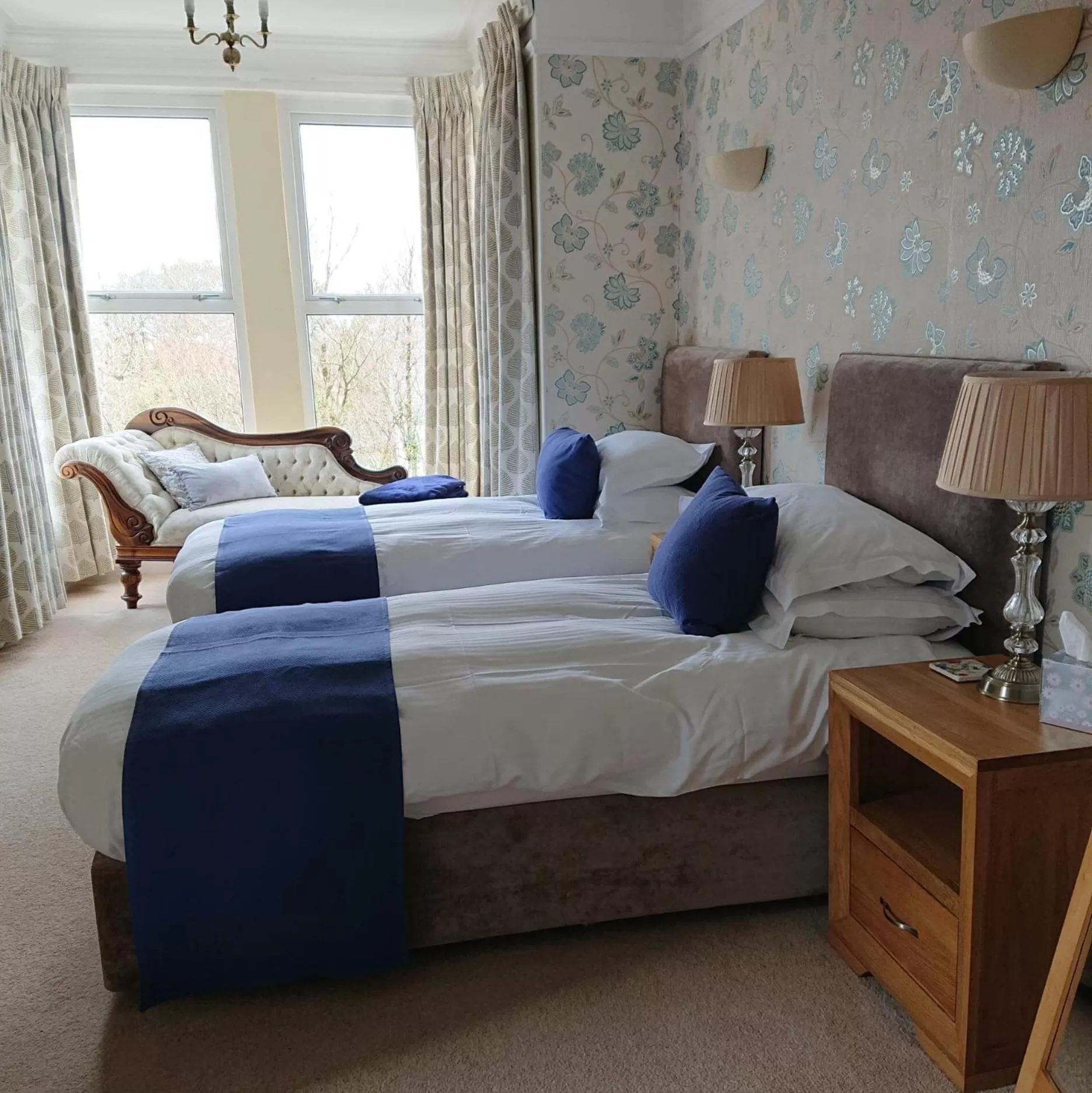 Photo of the whole room, Bed in Barnabas House