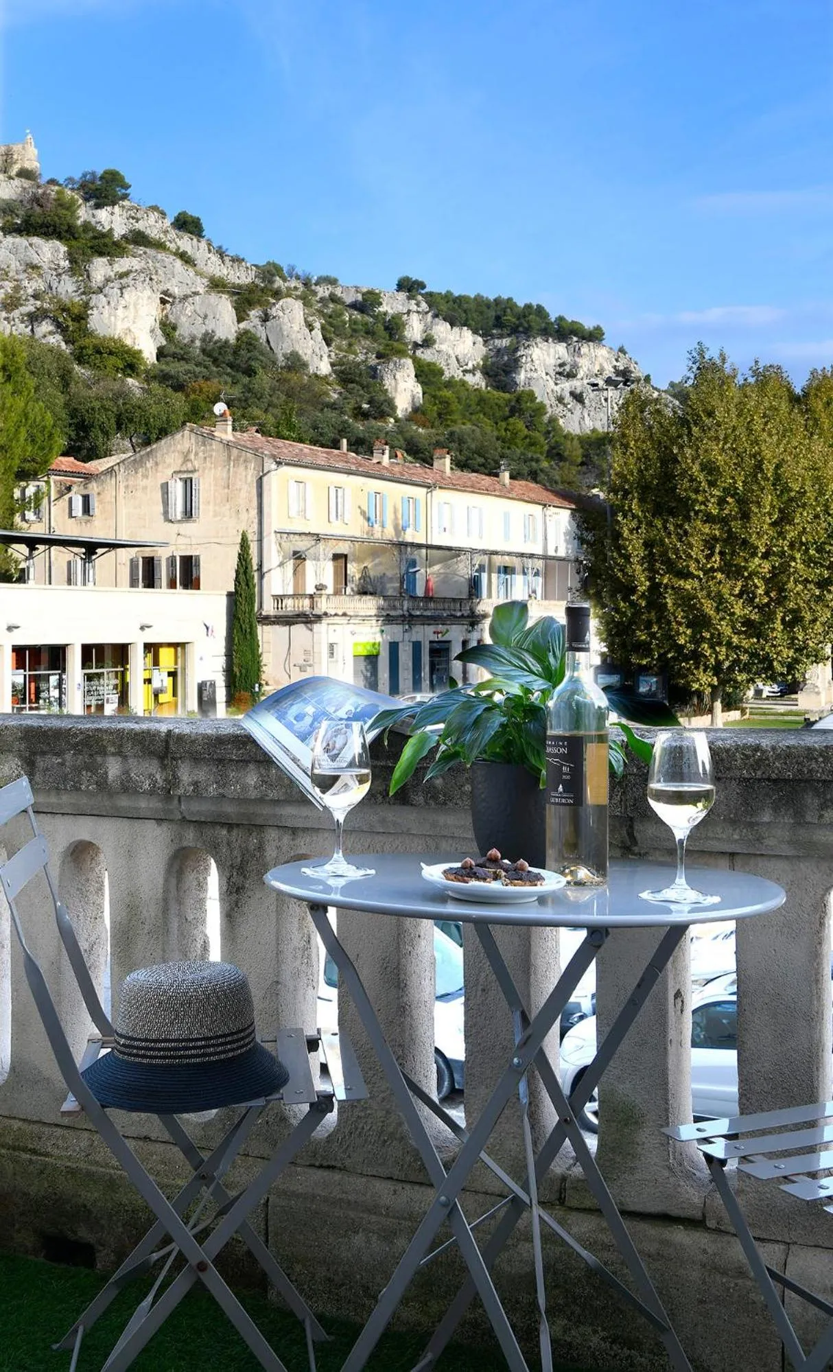 Balcony/Terrace in The Originals Boutique, Hôtel du Parc, Cavaillon