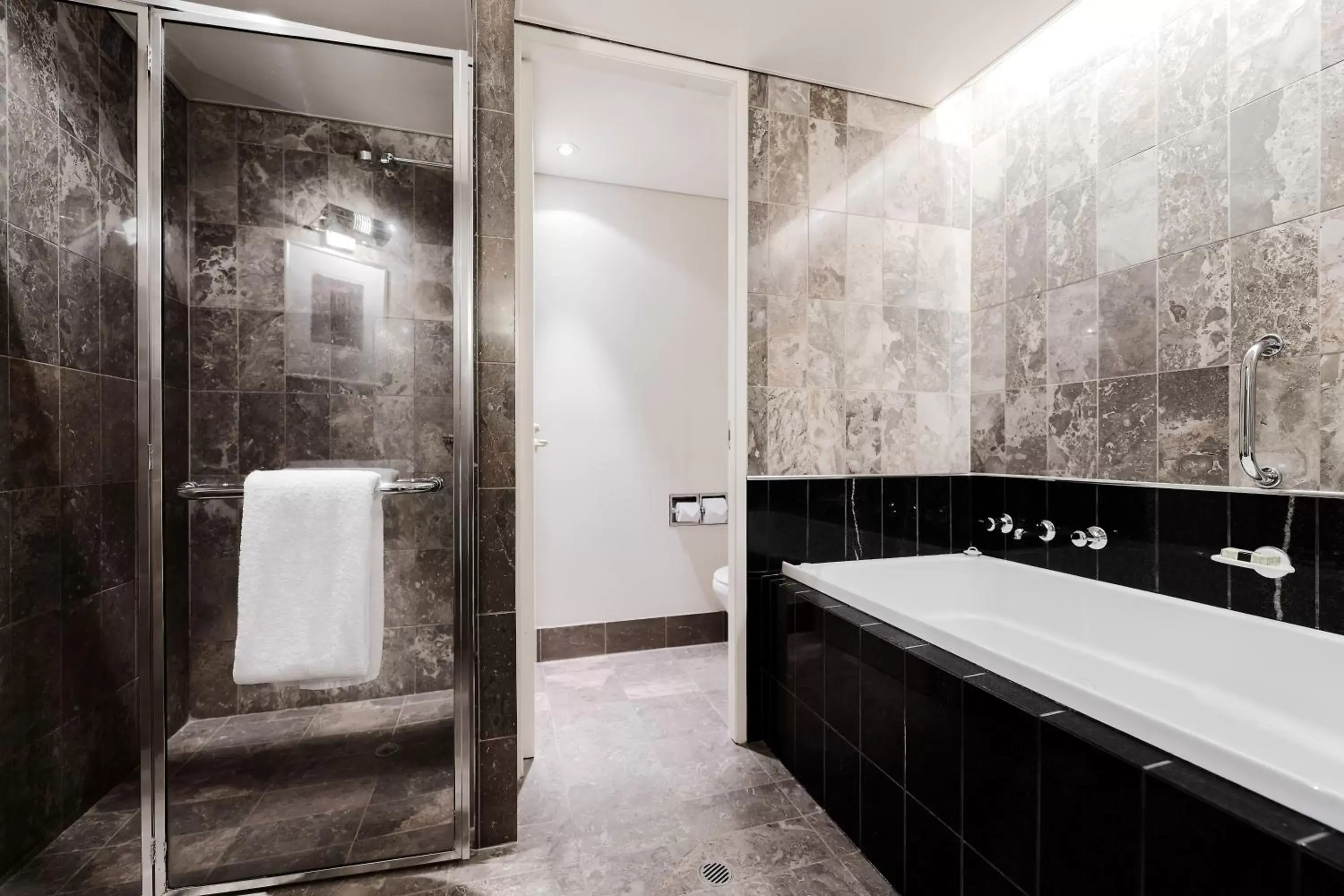 Shower, Bathroom in InterContinental Adelaide, an IHG Hotel