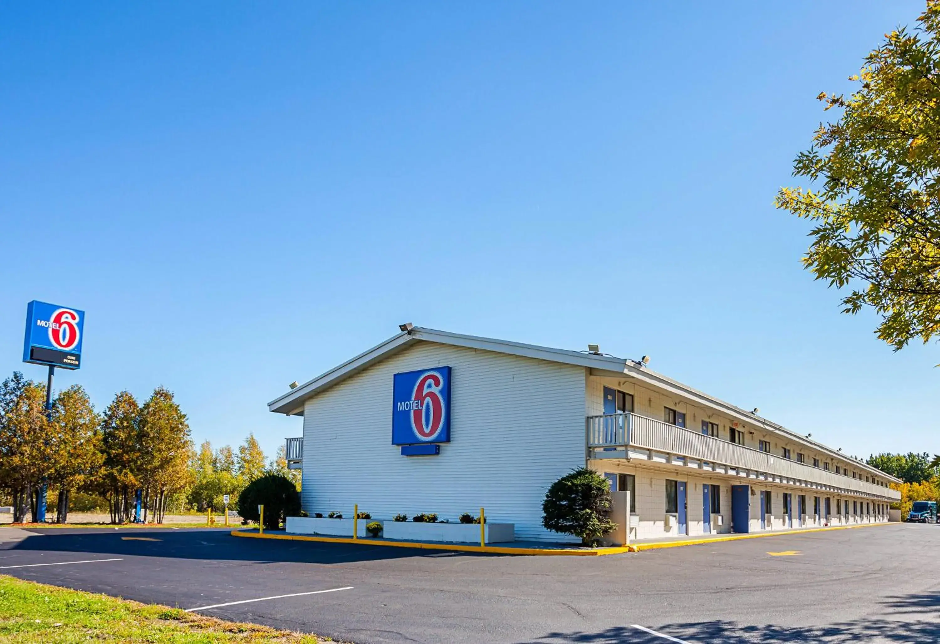 Facade/entrance, Property Building in Americas Best Value Inn Bangor