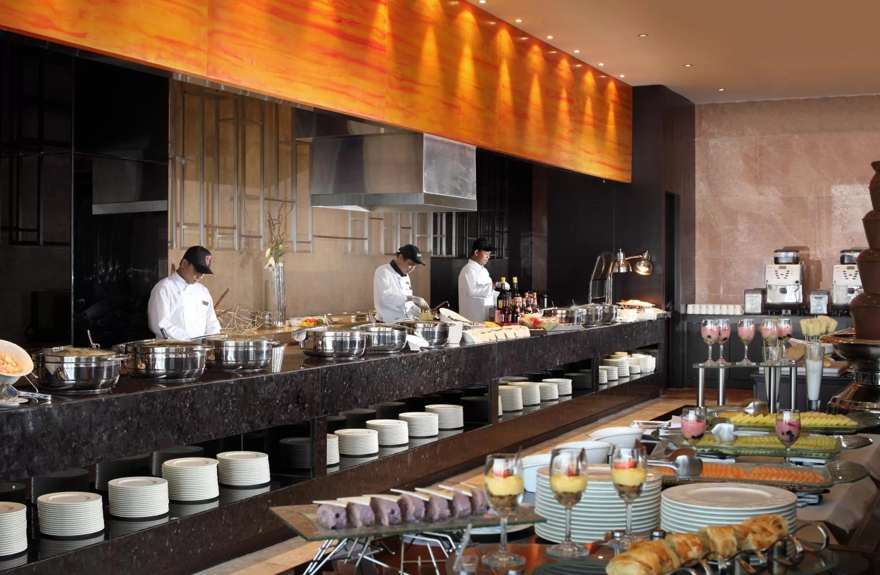 Restaurant/places to eat in PO Hotel Semarang
