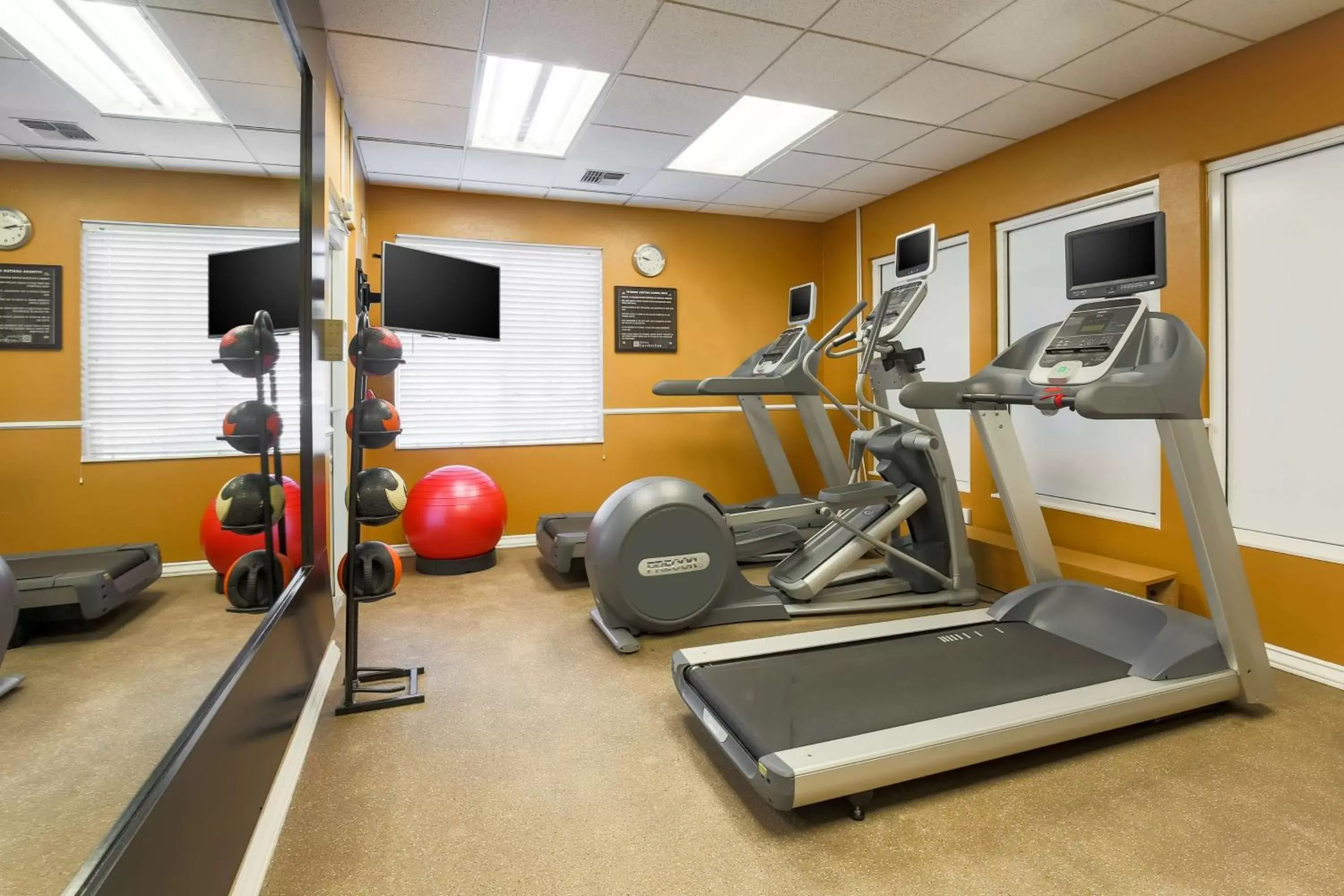 Fitness centre/facilities, Fitness Center/Facilities in Hilton Garden Inn Bakersfield