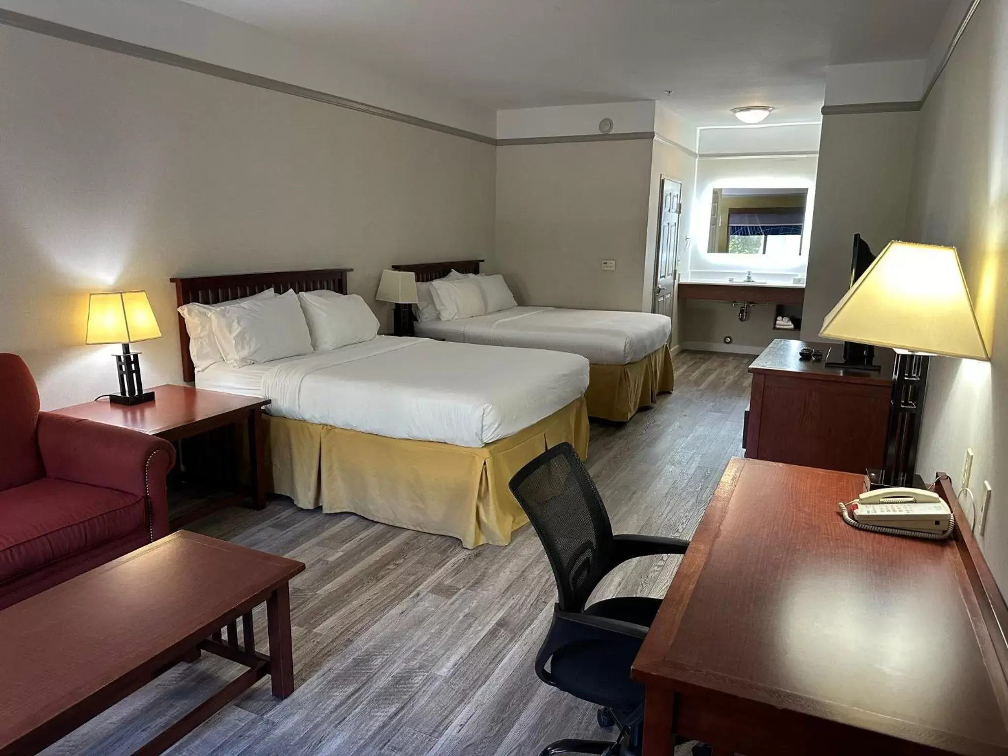 Photo of the whole room, Bed in Holiday Inn Express Hotel & Suites San Dimas, an IHG Hotel