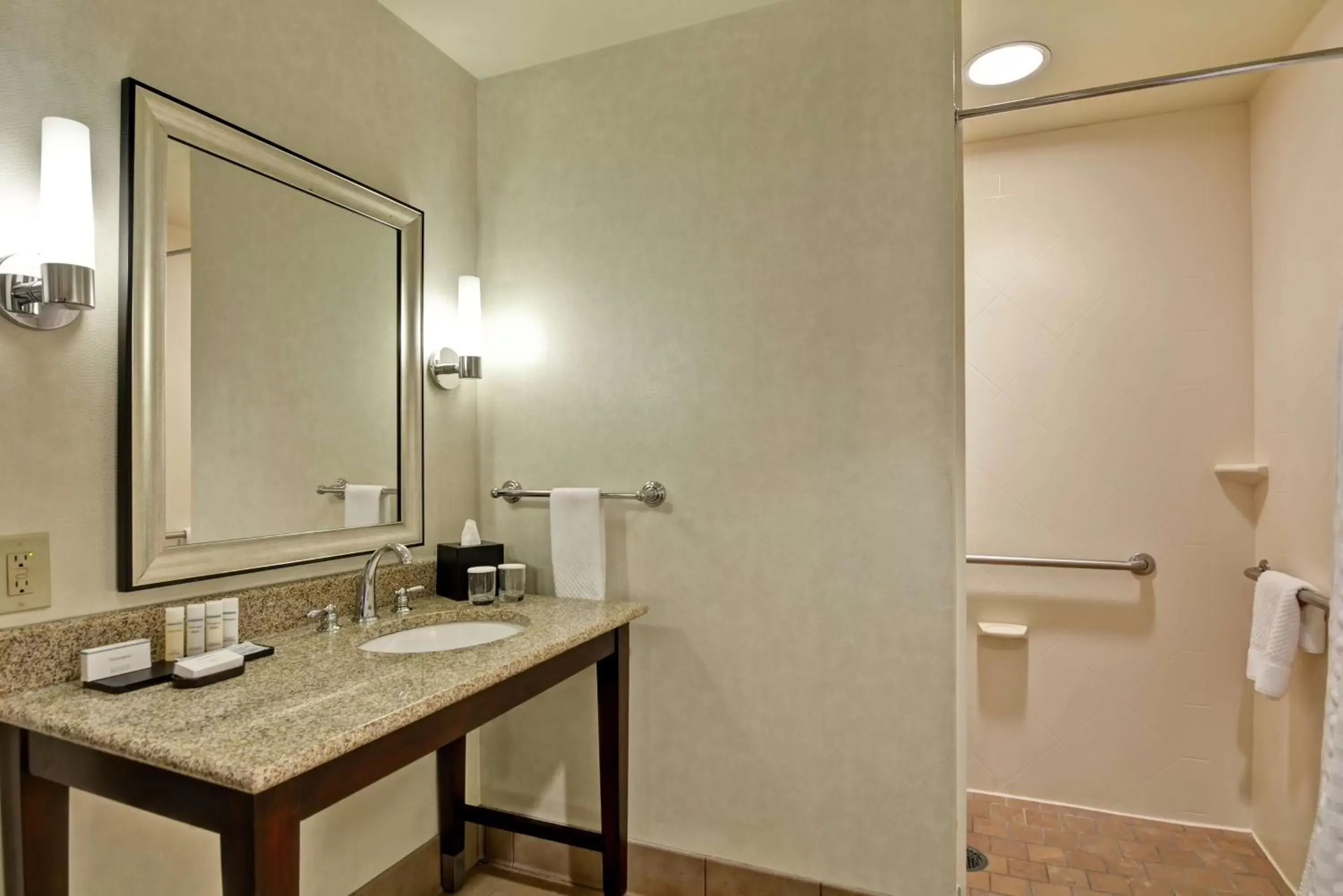Bathroom in Embassy Suites Savannah Airport