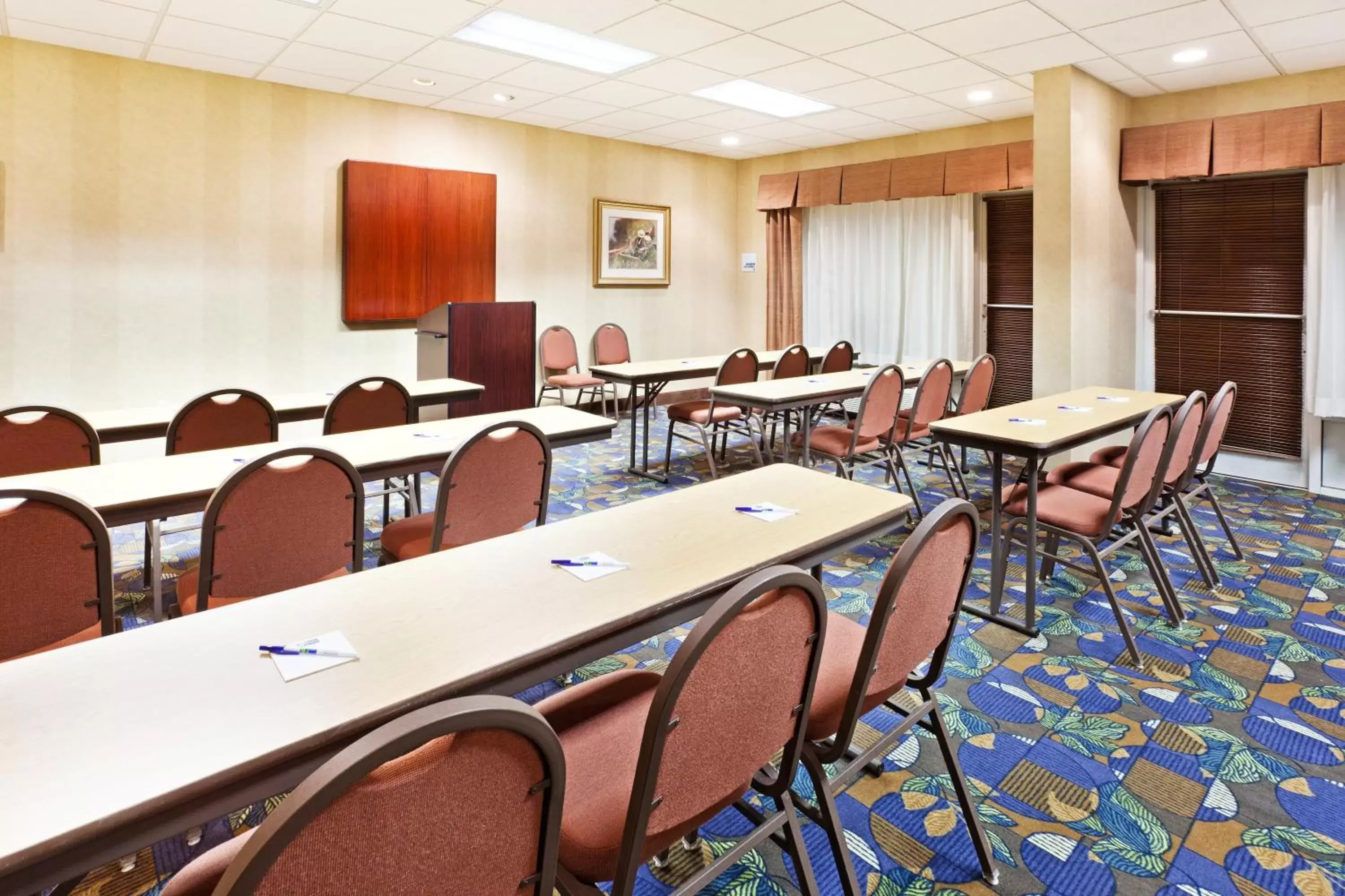 Meeting/conference room in Holiday Inn Express & Suites Sylva / Dillsboro, an IHG Hotel