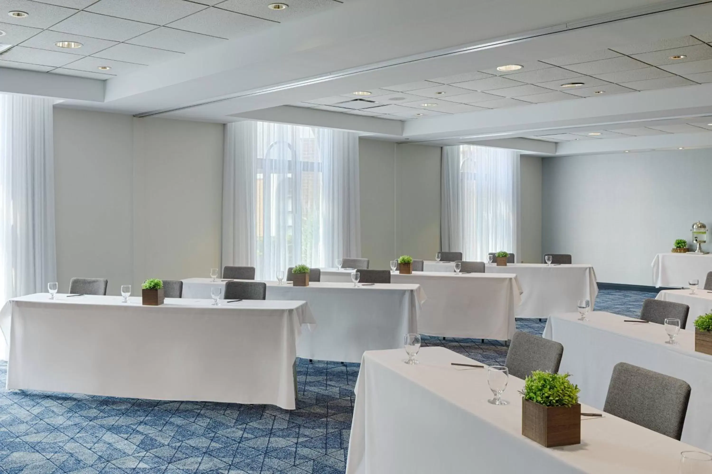 Meeting/conference room in Courtyard by Marriott Springfield Downtown