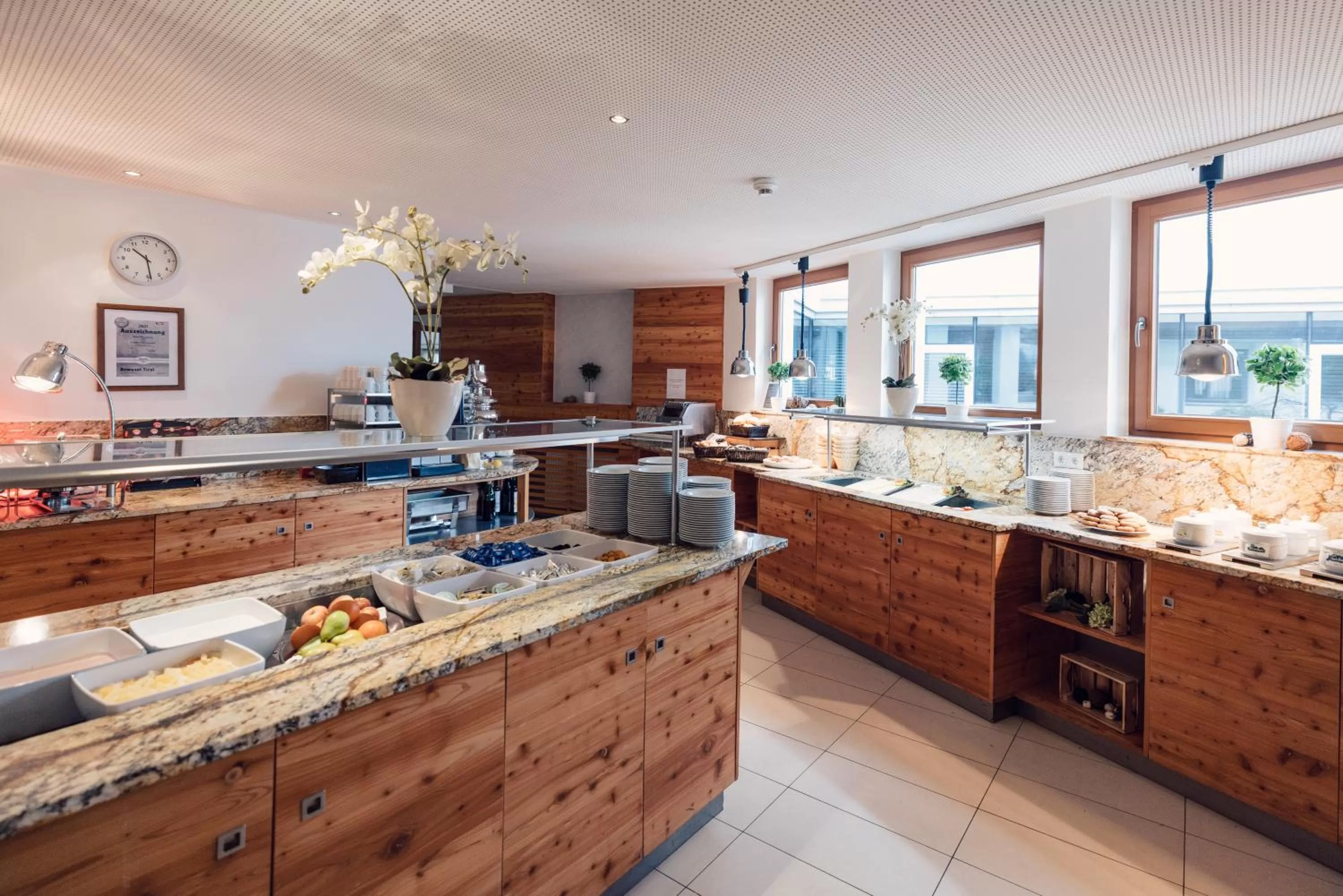 Buffet breakfast in Hotel Bon Alpina