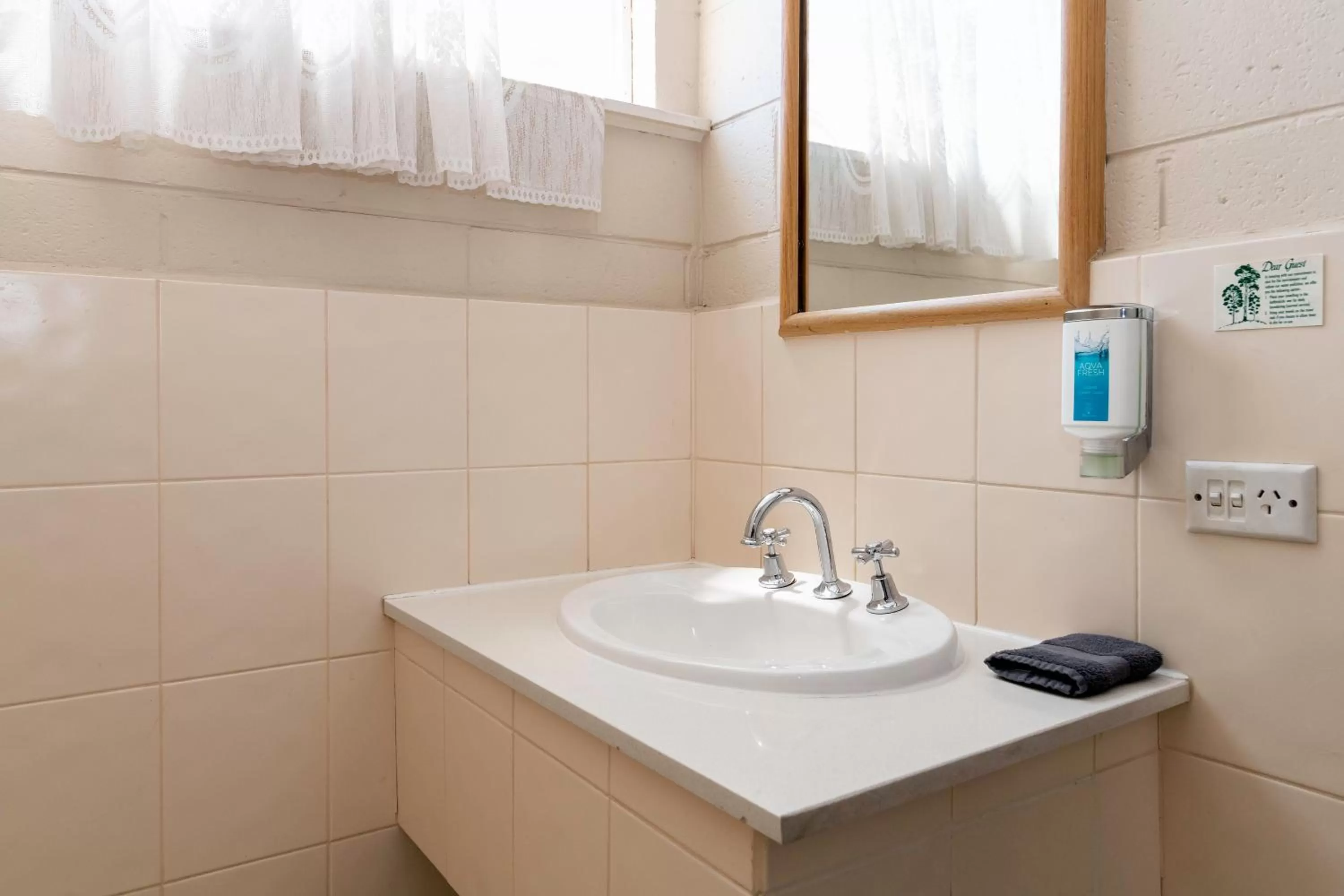 Bathroom in The Prince Mark Motel