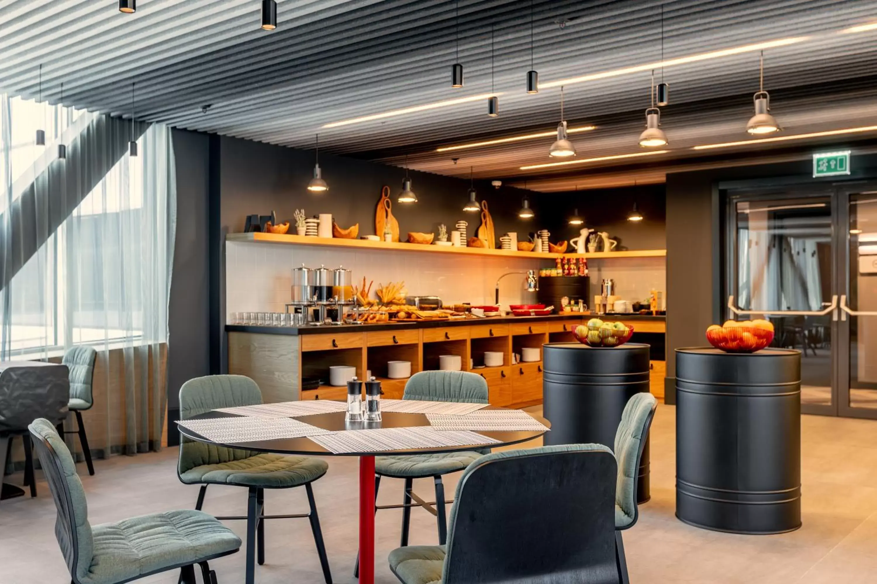 Restaurant/Places to Eat in Radius Hotel Tbilisi