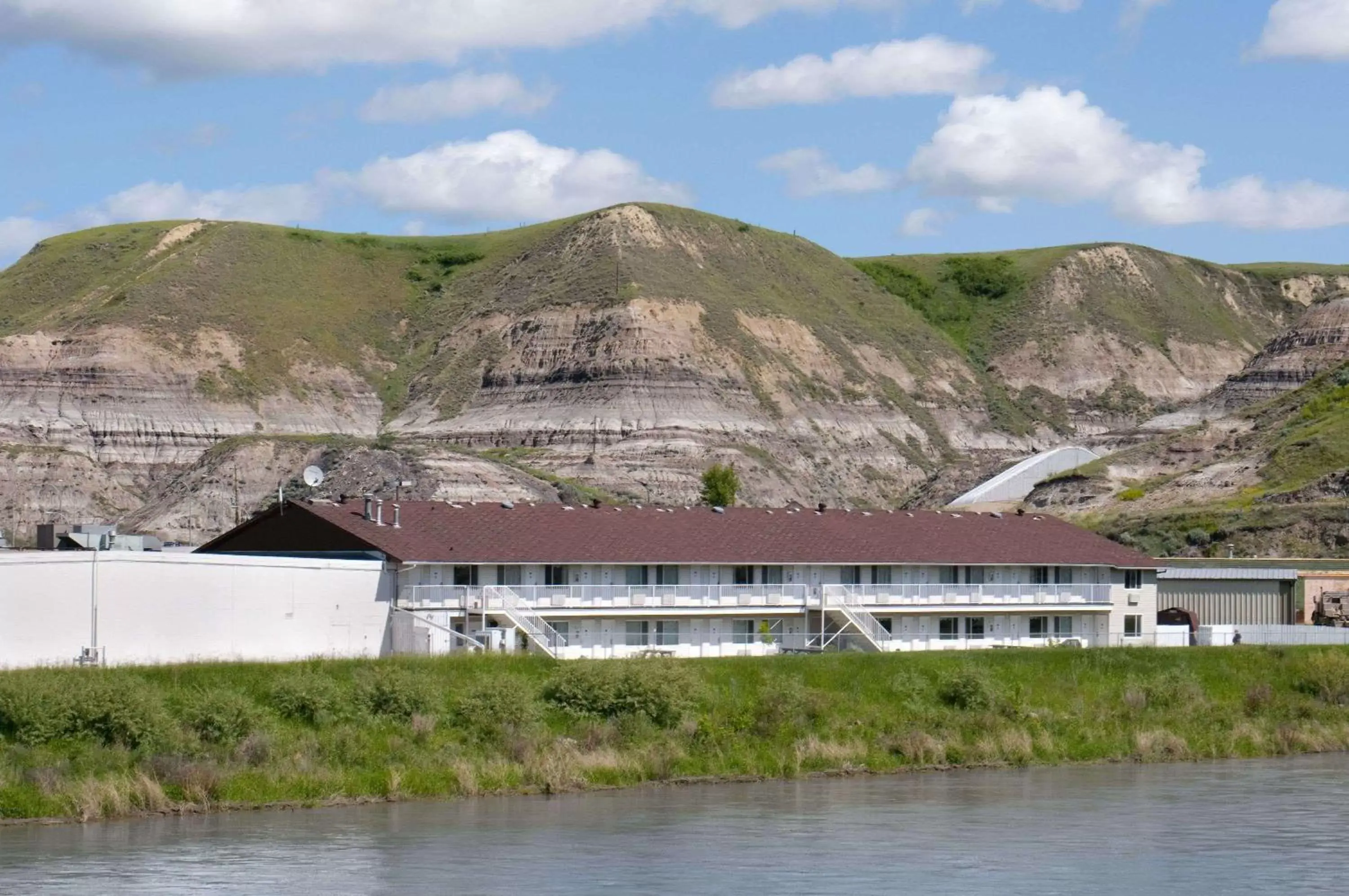 Property building in Travelodge by Wyndham Drumheller AB