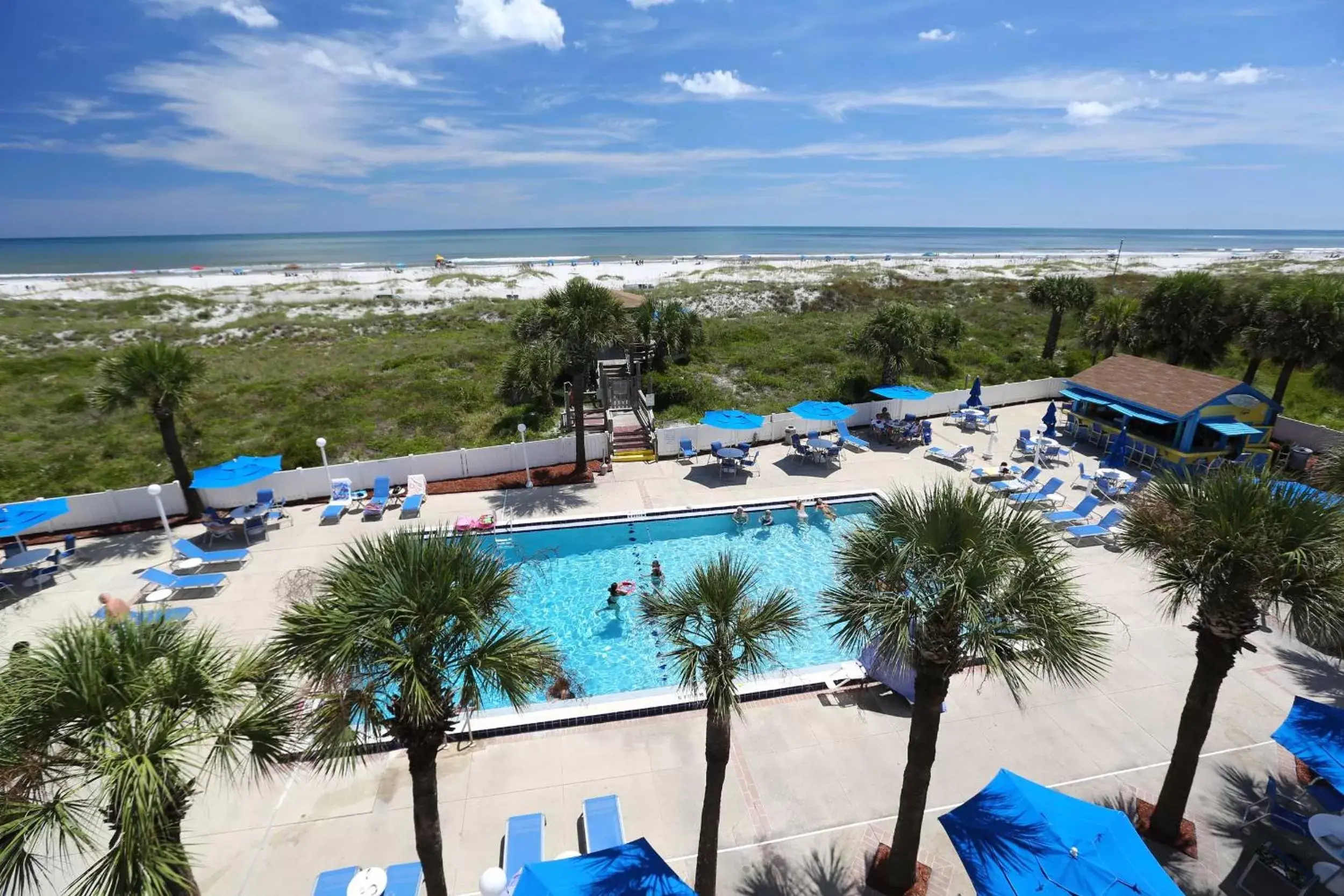 Swimming pool, Pool View in Guy Harvey Resort on Saint Augustine Beach