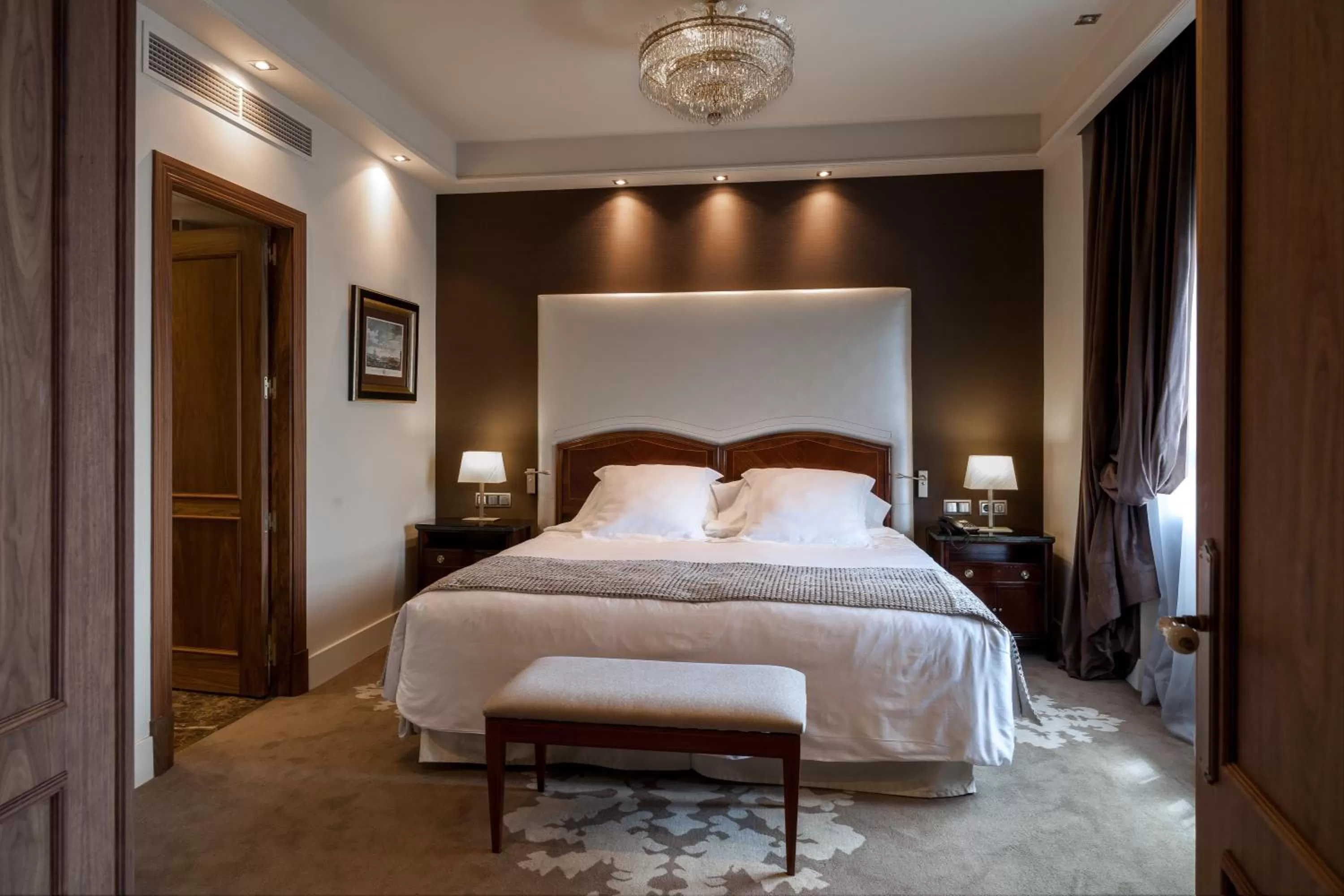 Bed in Wellington Hotel & Spa Madrid