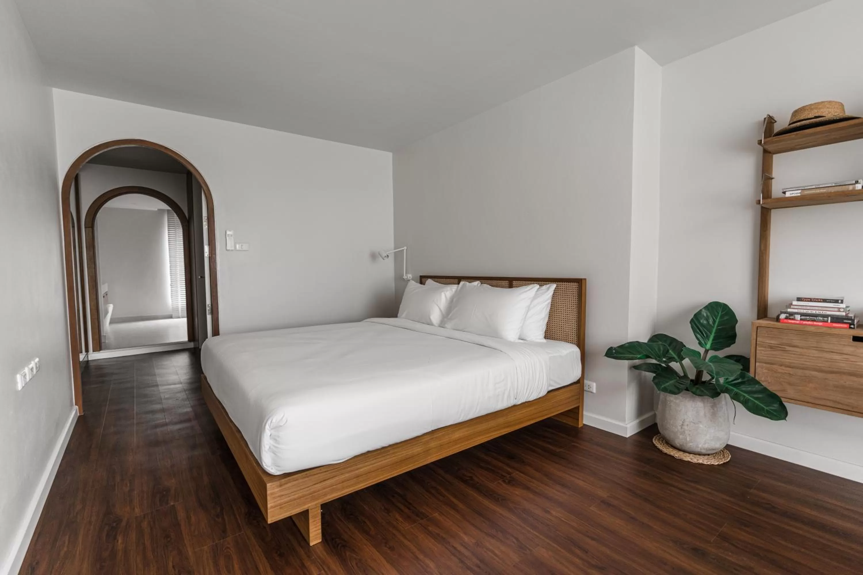 Photo of the whole room, Bed in The Earth Hotel