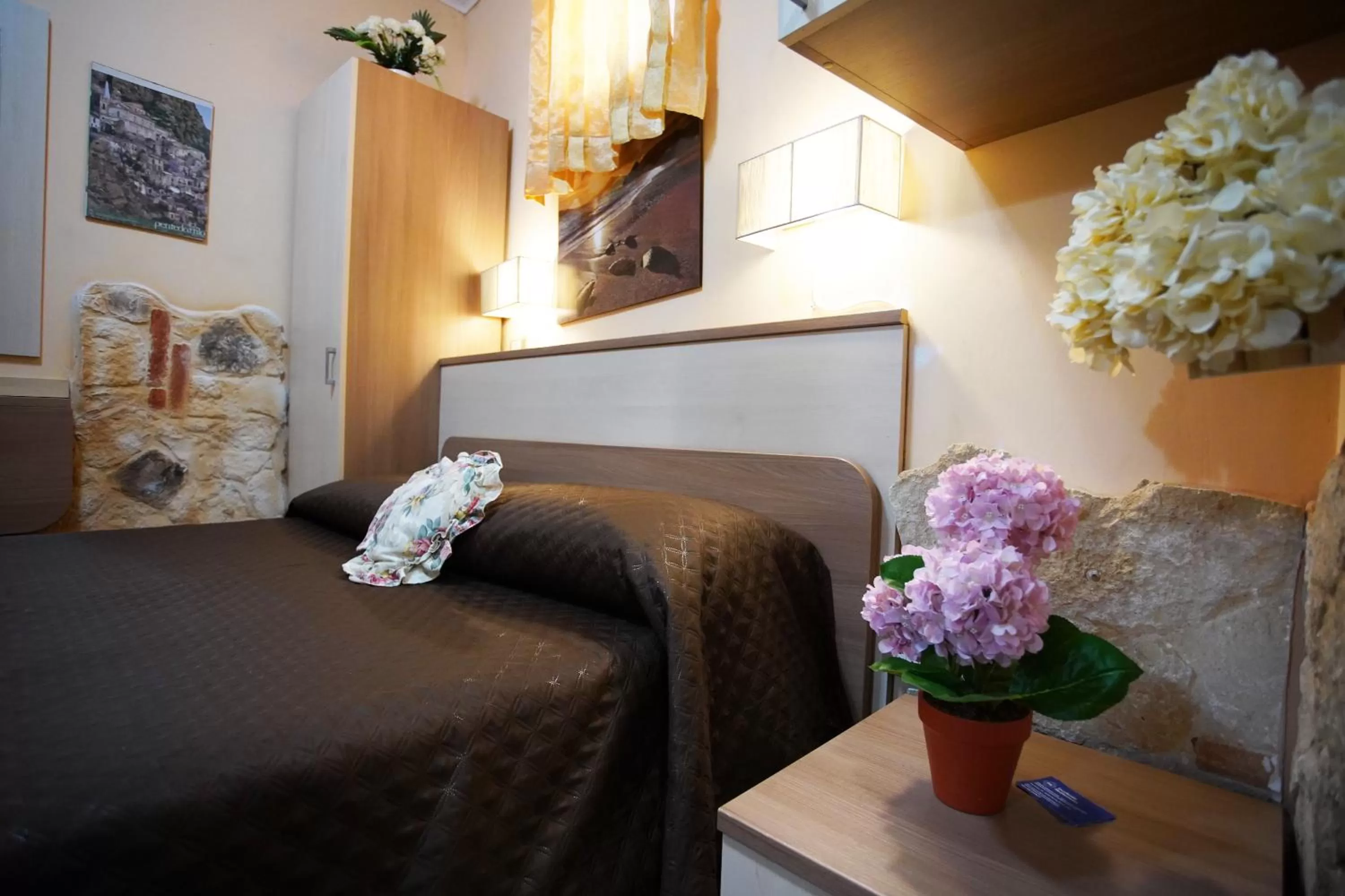 Photo of the whole room in Golden Dreams B&B