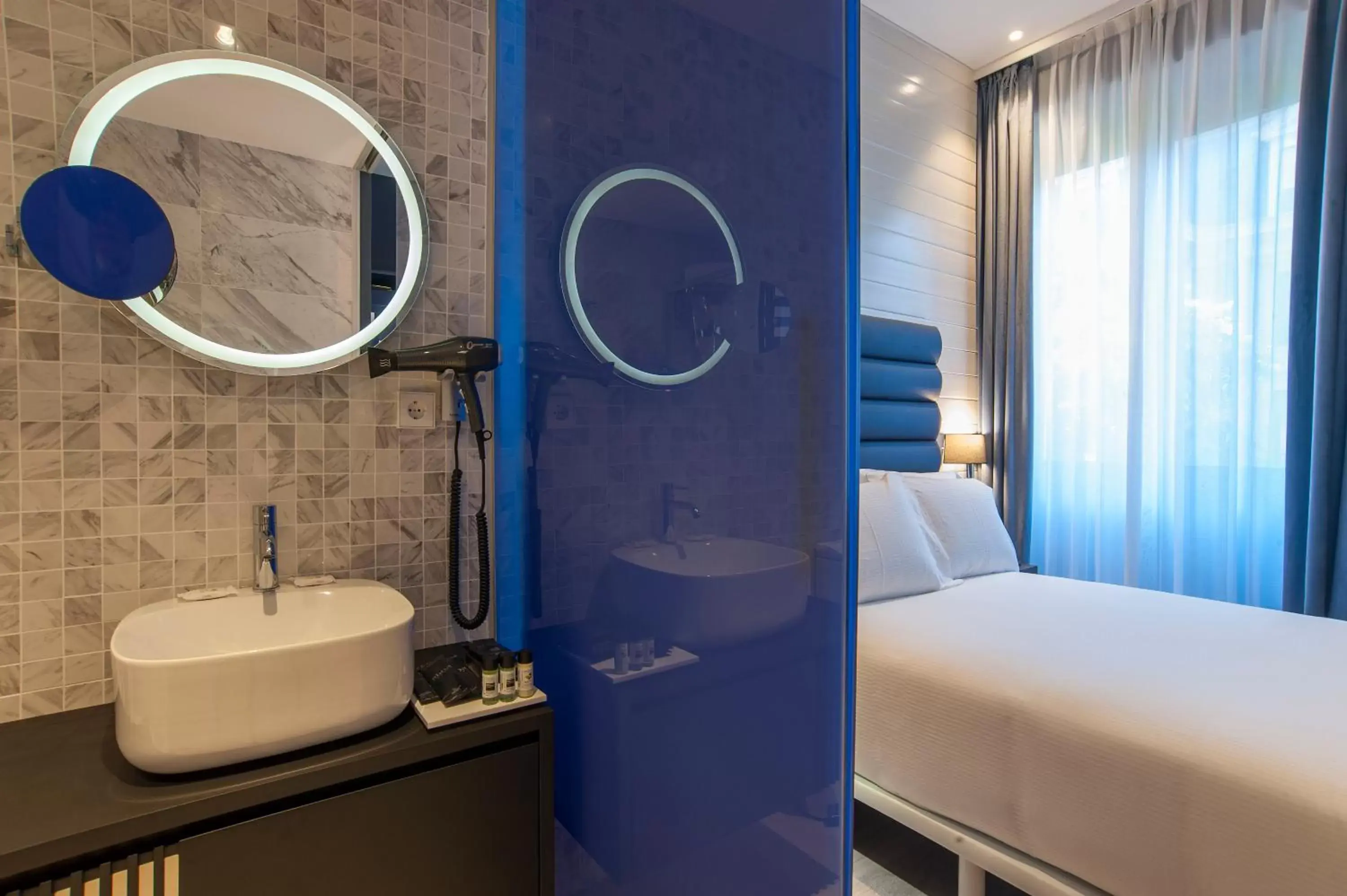 Bed, Bathroom in Abba San Sebastián Hotel