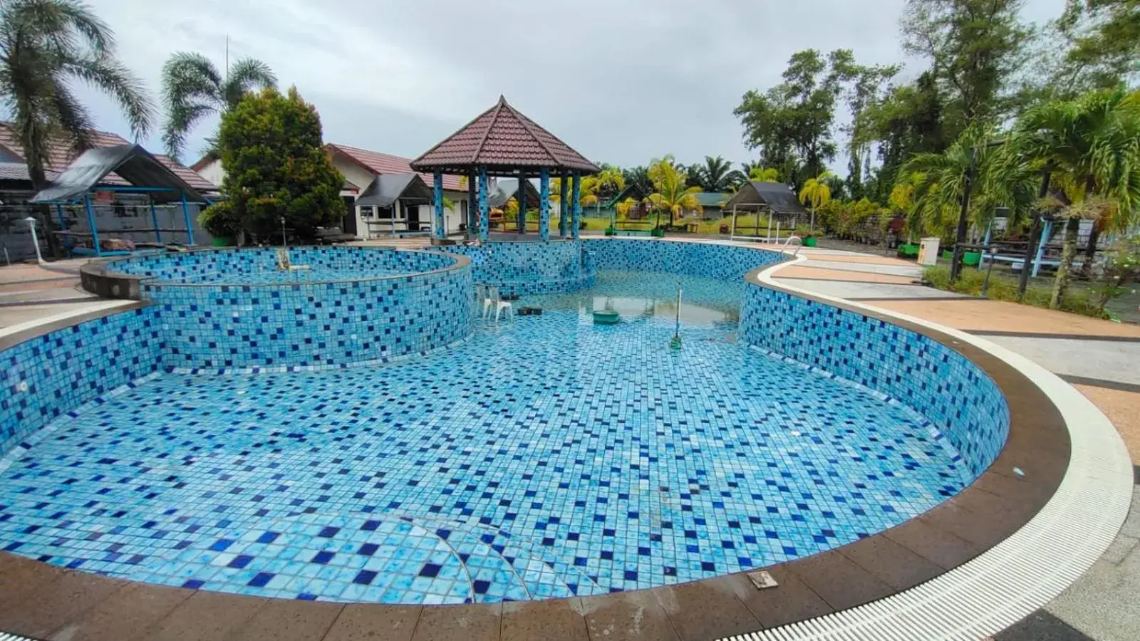 Swimming Pool in Capital O 91806 Hotel Batu Suli