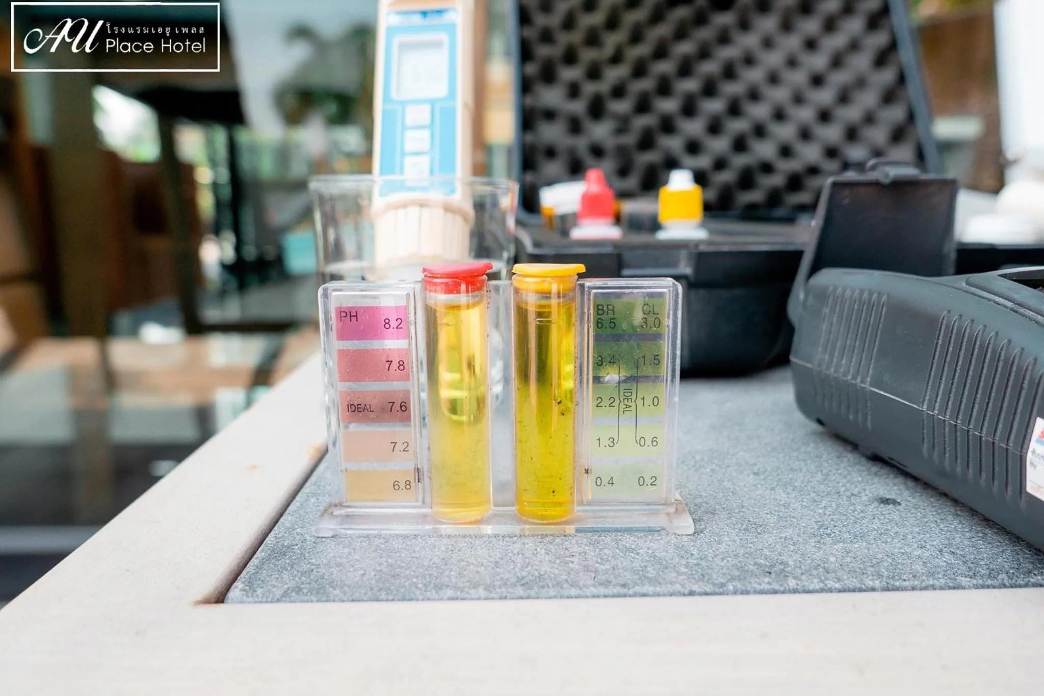 Swimming pool in AU Place Hotel