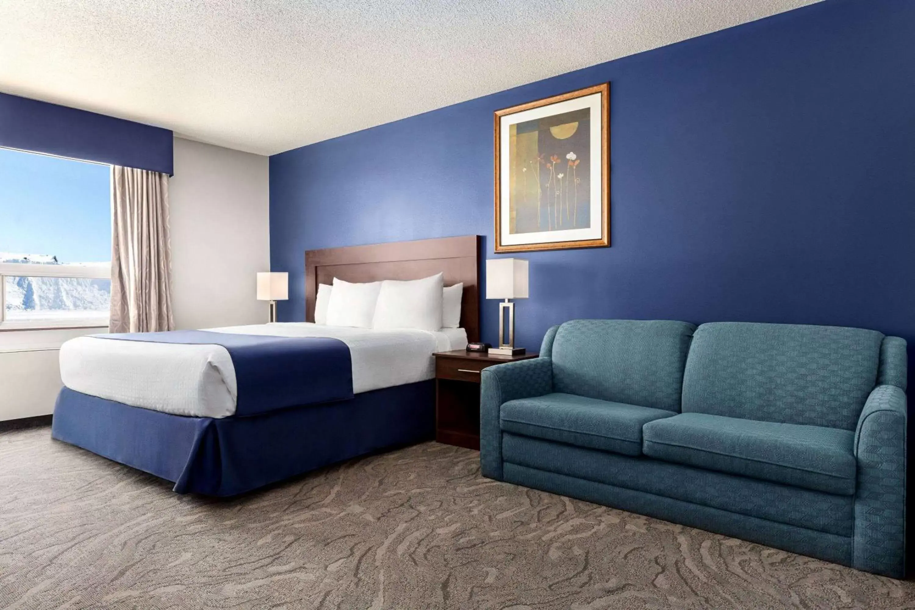 Photo of the whole room in Travelodge by Wyndham Timmins