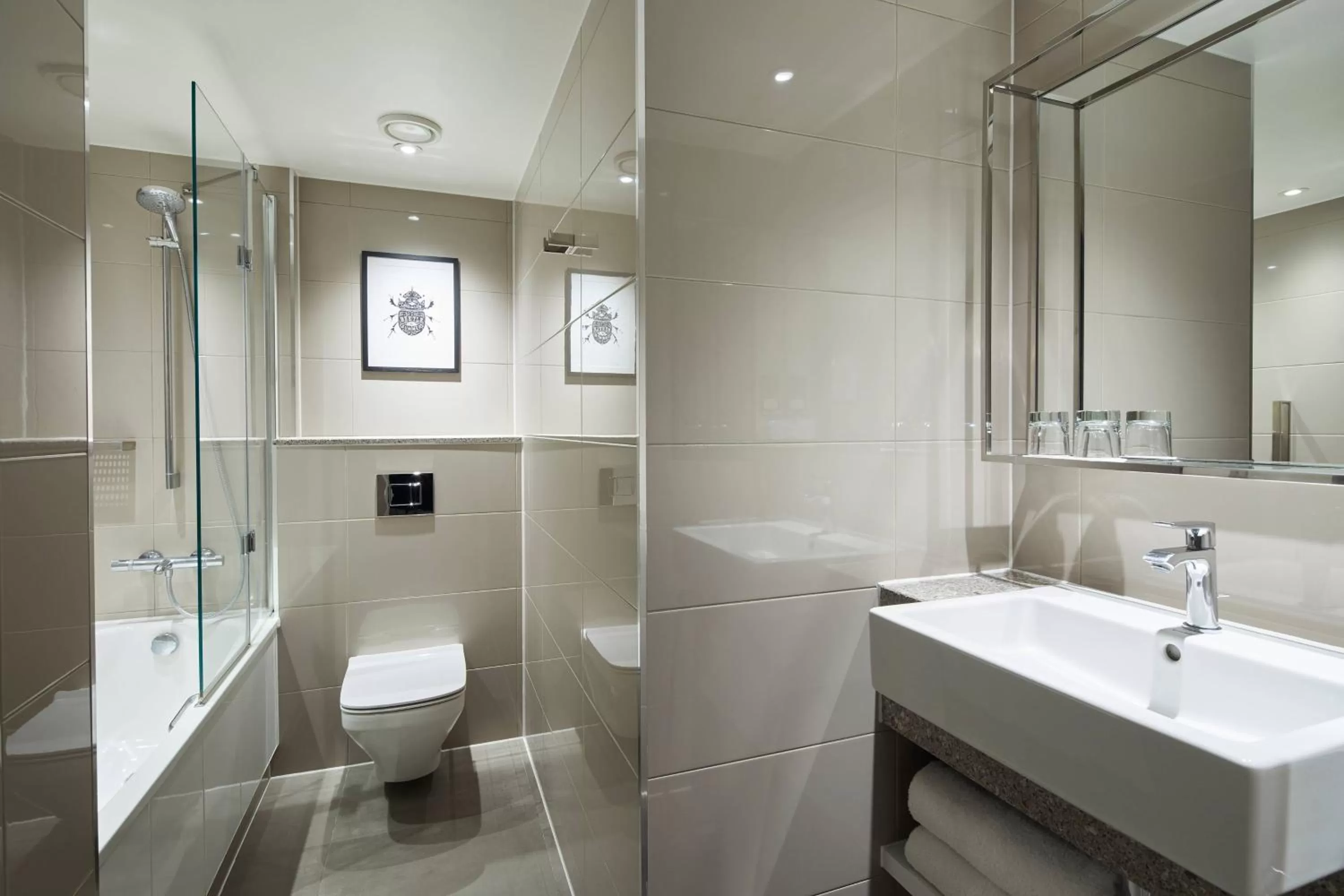 Bathroom in London Marriott Maida Vale