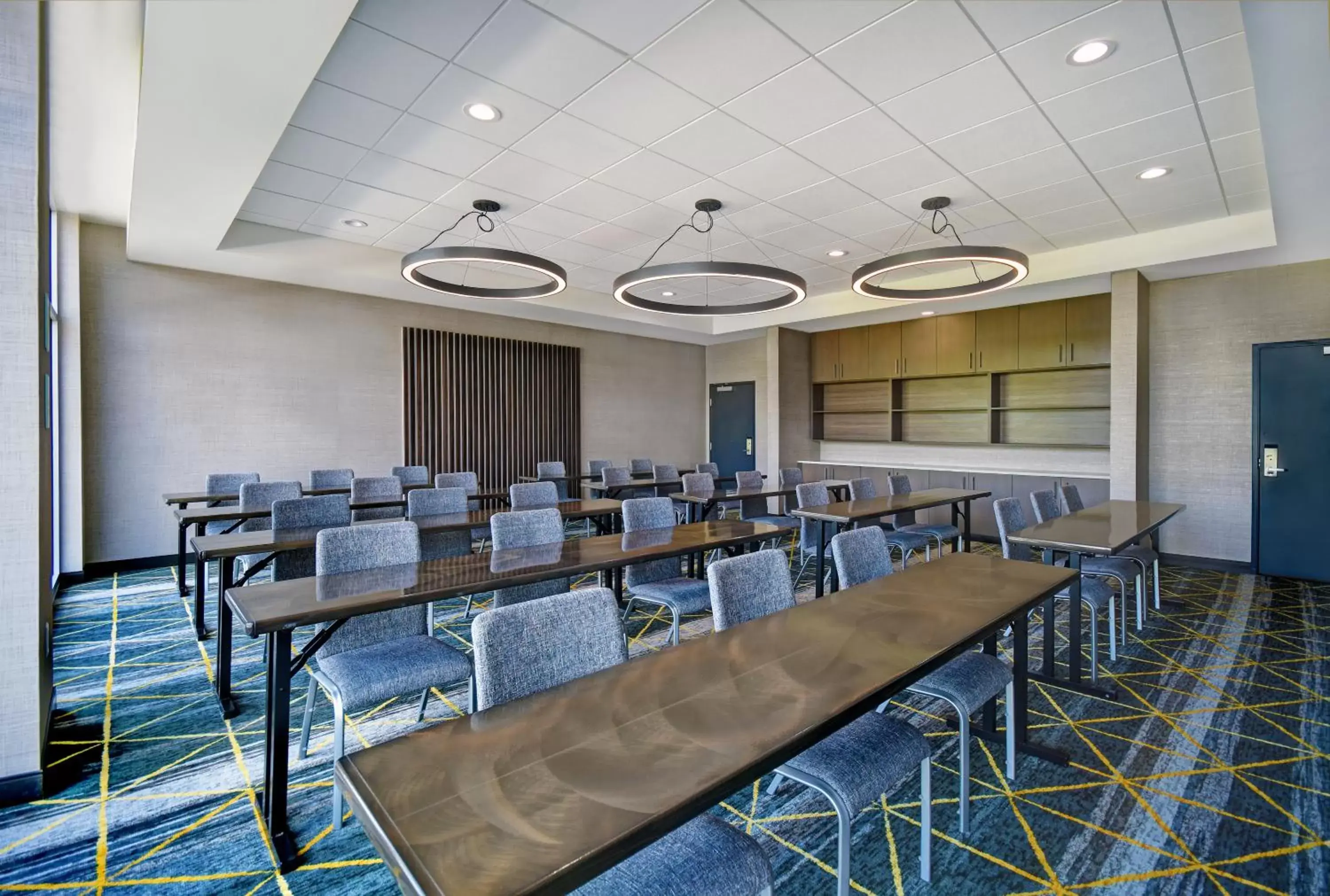 Meeting/conference room in Holiday Inn Grand Rapids North - Walker, an IHG Hotel