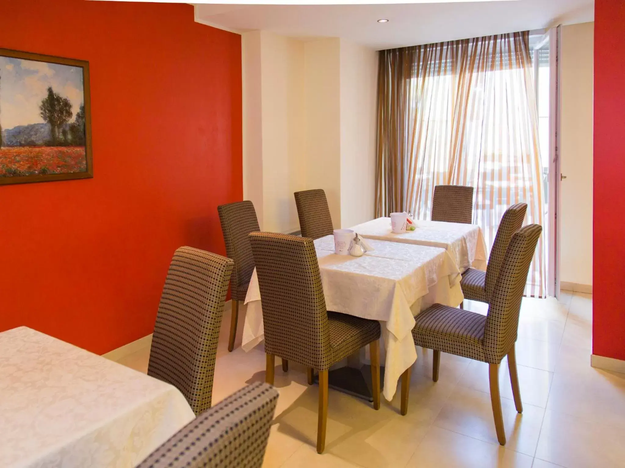 Breakfast, Dining Area in Hotel Regina