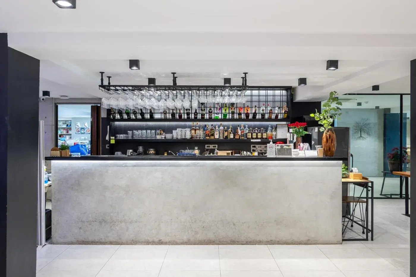 Restaurant/places to eat, Lounge/Bar in Loft Bangkok Hotel - SHA Extra Plus