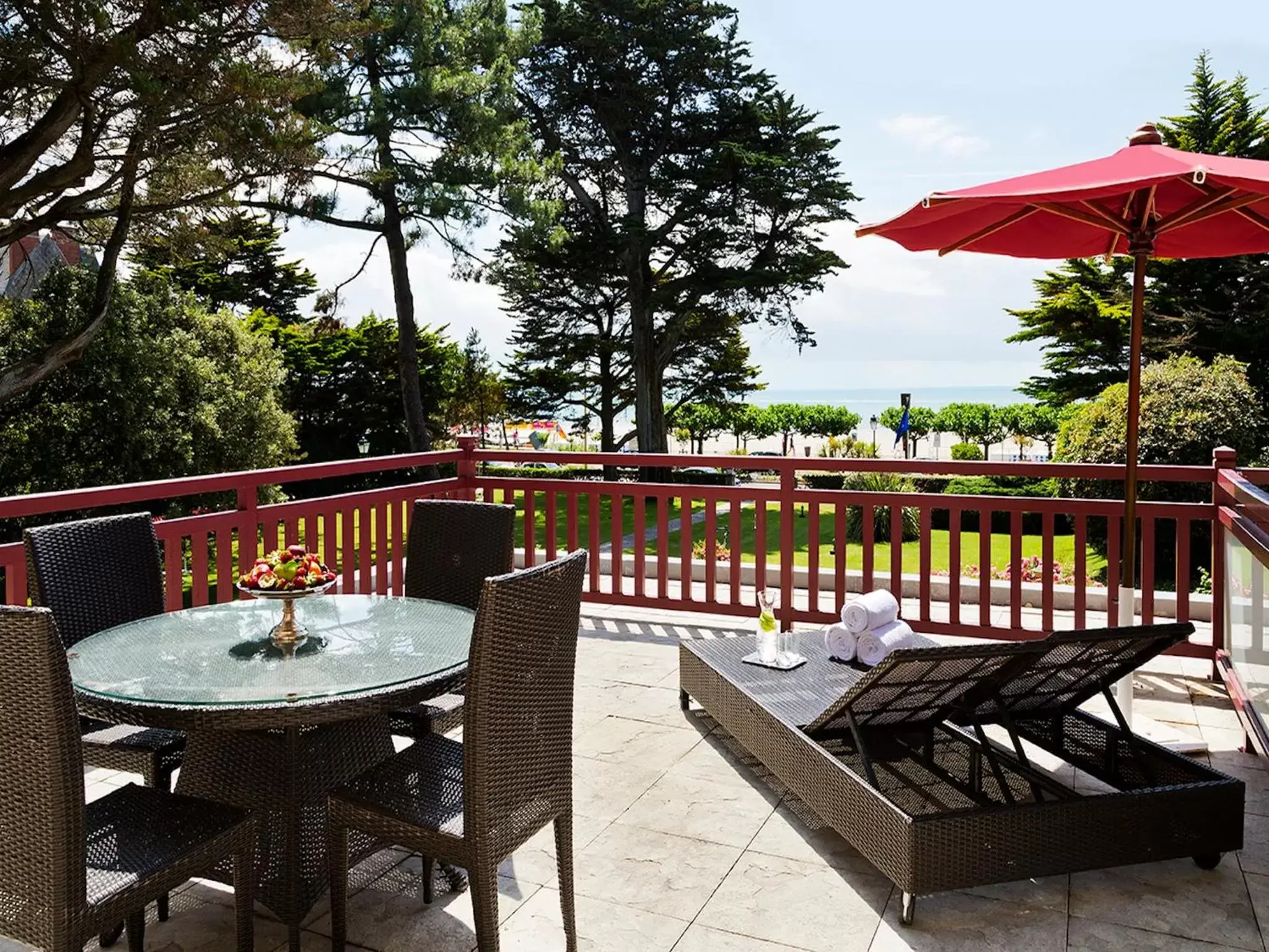 Bedroom, Balcony/Terrace in Le Castel Marie Louise