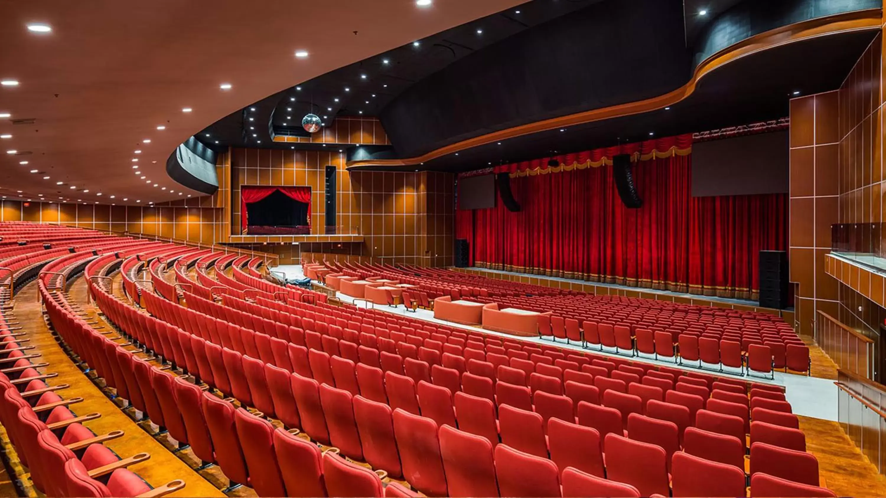 Evening entertainment, Banquet Facilities in Grand Sierra Resort and Casino