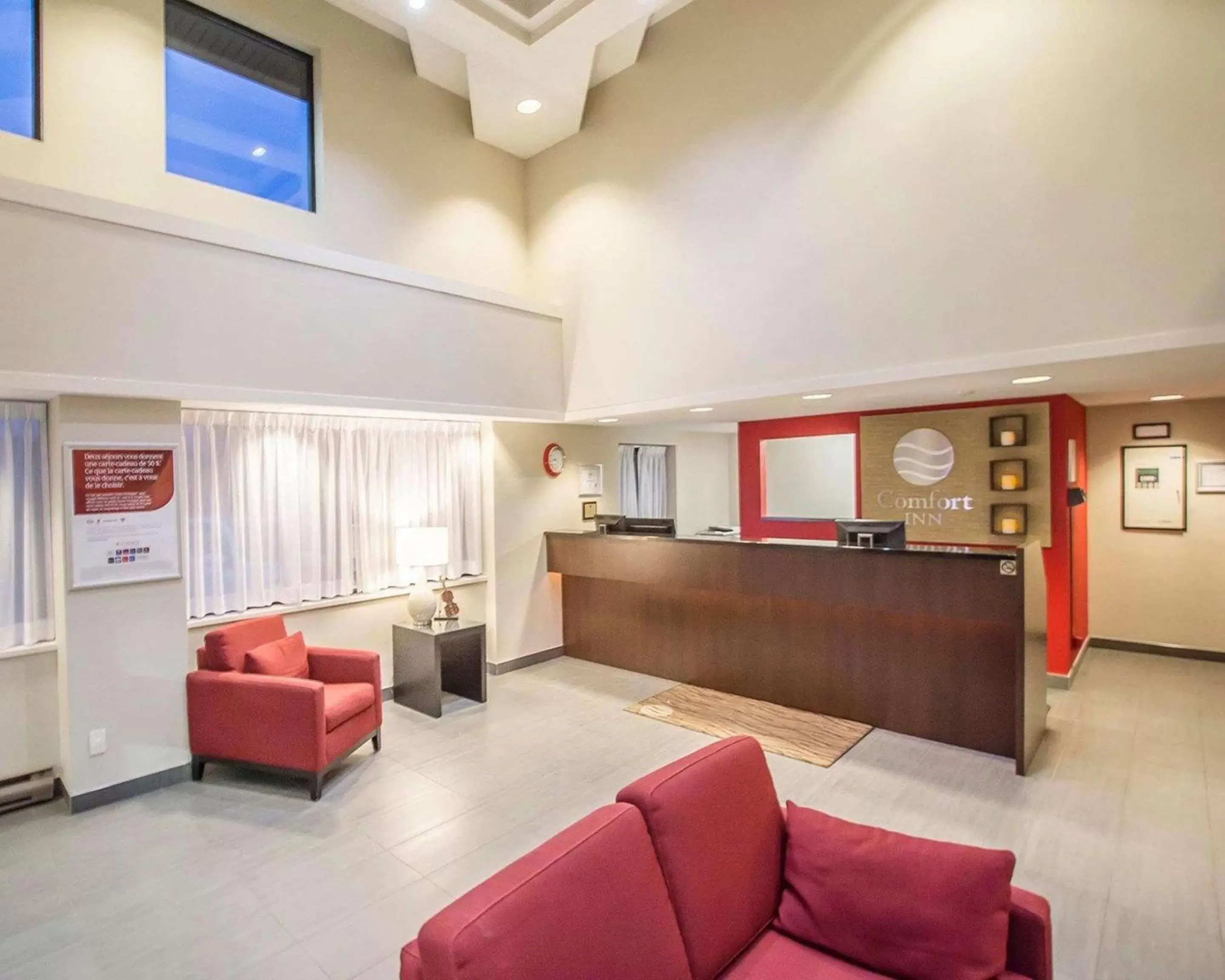 Lobby or reception in Comfort Inn Rimouski