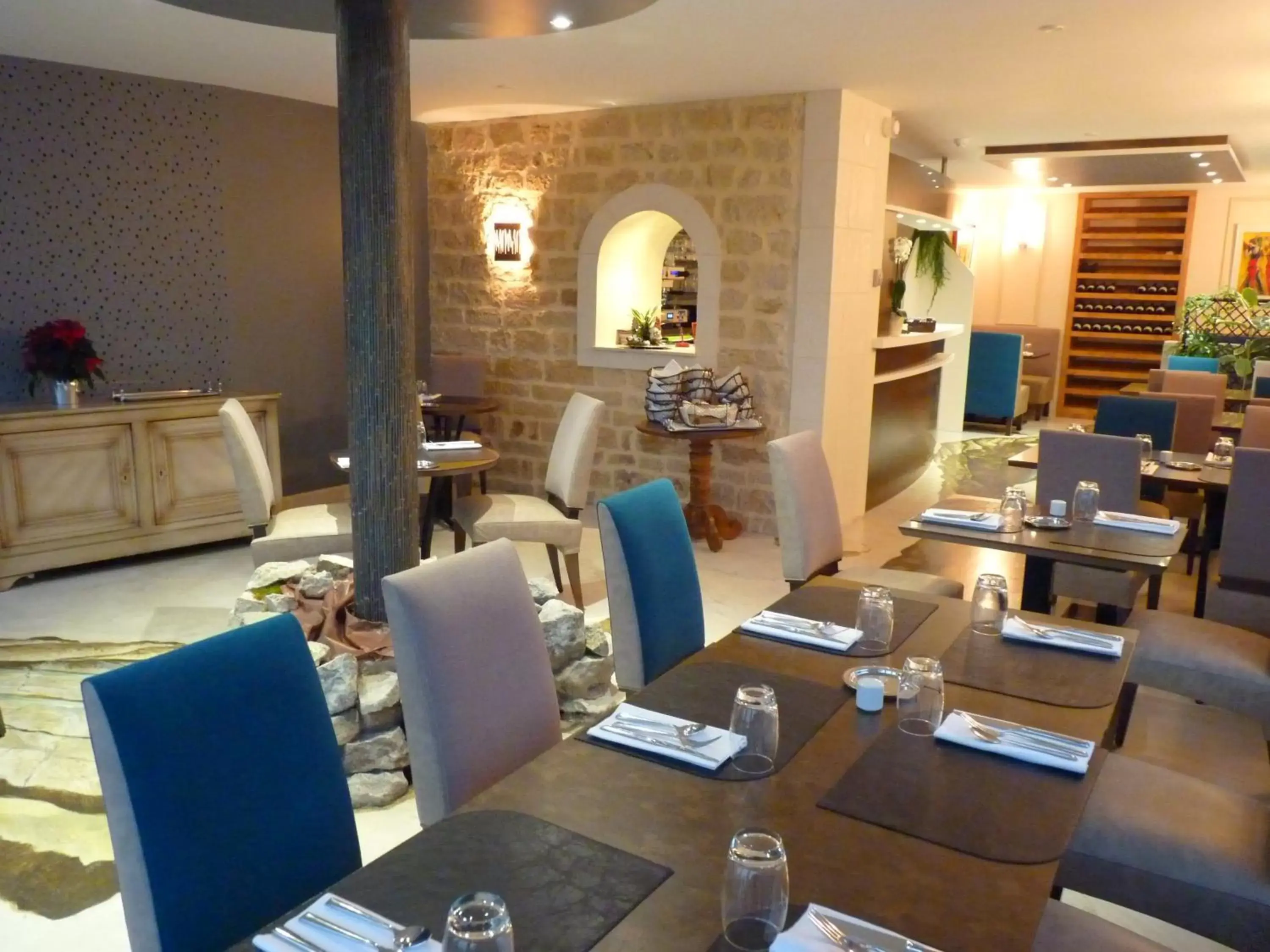 Dining area, Restaurant/Places to Eat in Hôtel La Vinaigrerie LOGIS