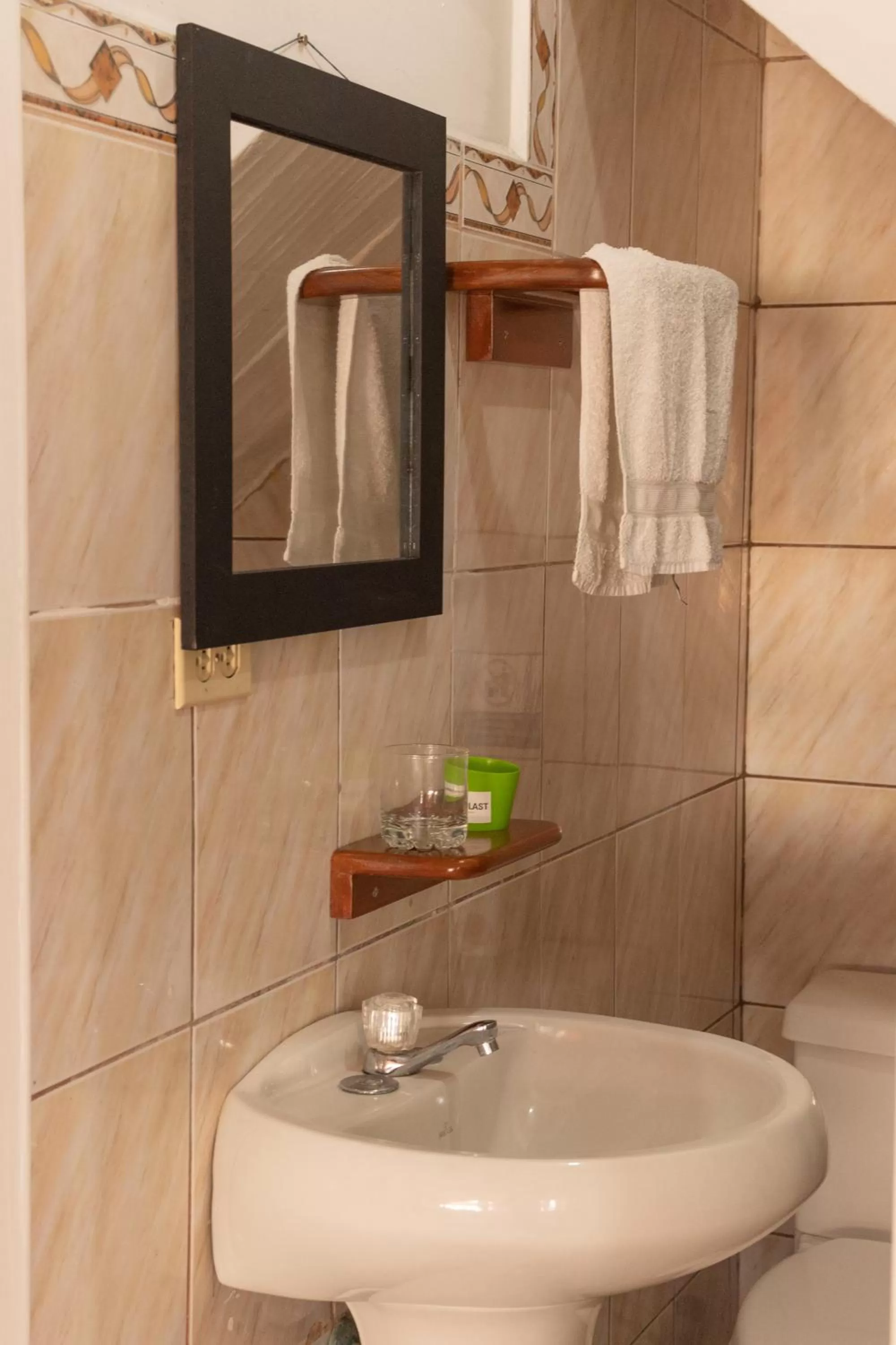 Bathroom in Hotel Crossman