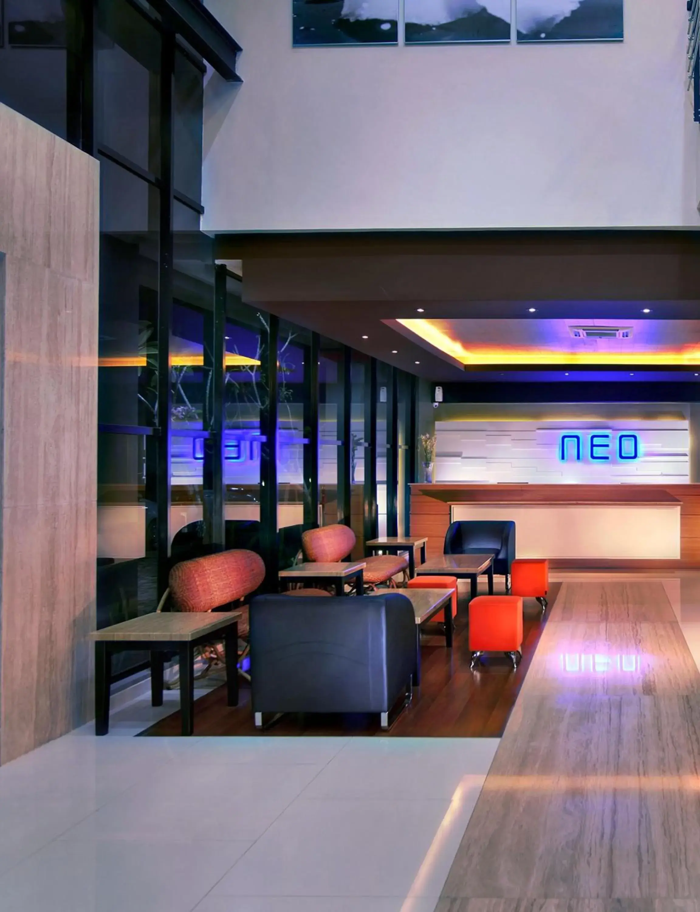 Lobby or reception, Lounge/Bar in Hotel Neo Candi Semarang